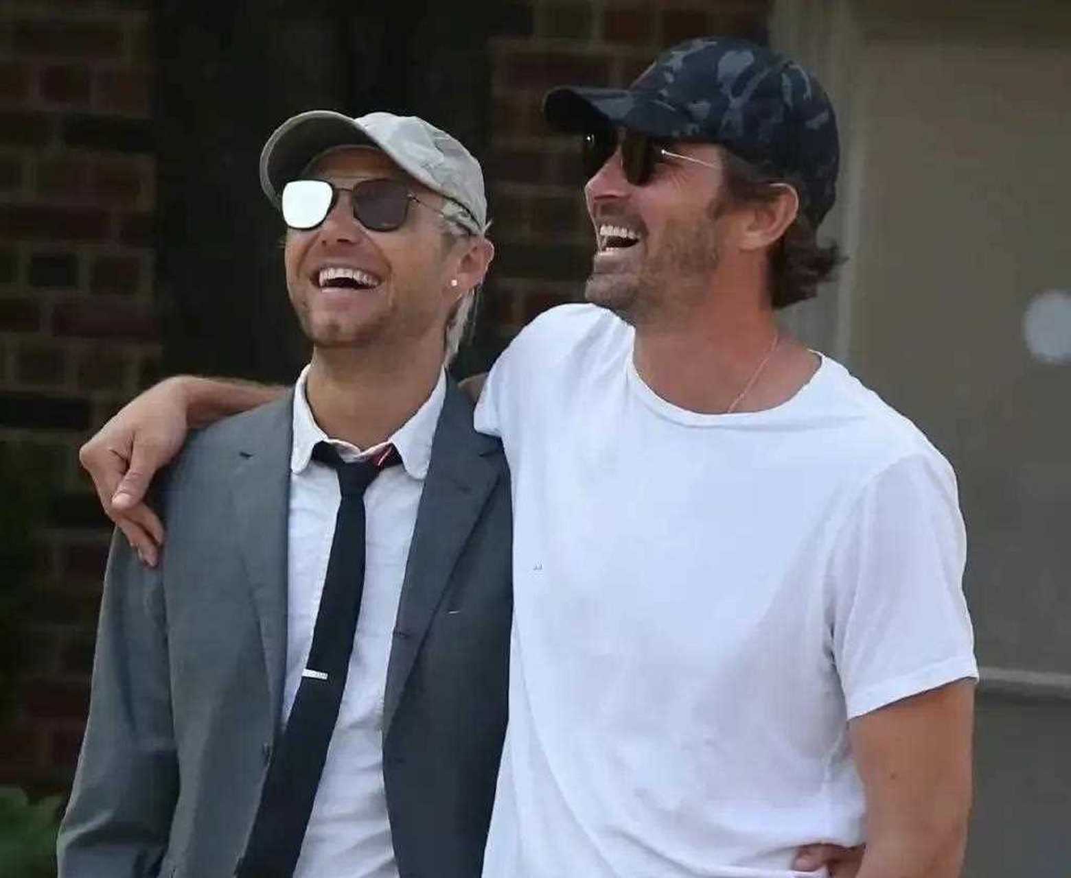 李·佩斯和男友婚后一年,变得沧桑清癯了!