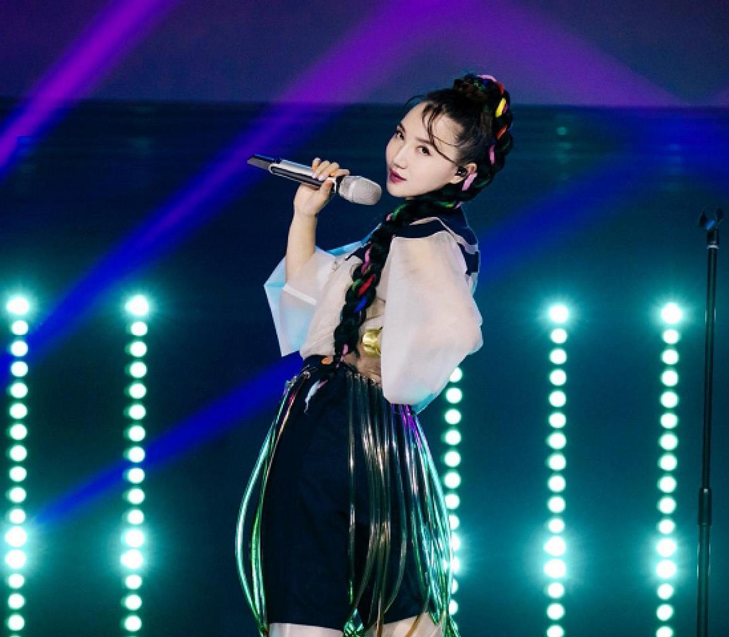 阿朵发长文#《乘风破浪的姐姐》二公淘汰名单公布,阿朵暂时离开舞台