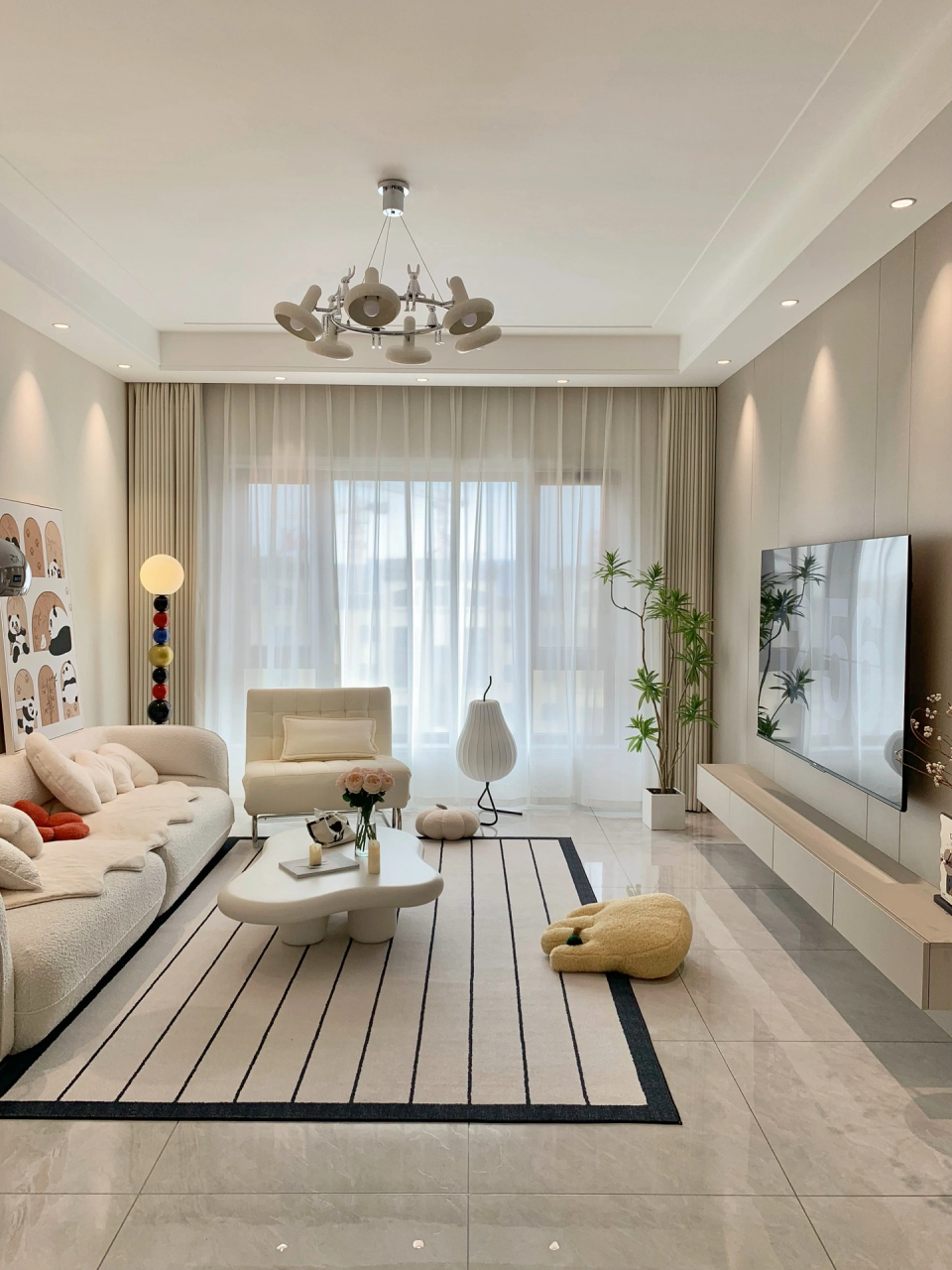 9米,高3米.双眼皮吊顶尺寸见图,浅灰色瓷砖通铺,亚浅灰美缝. .