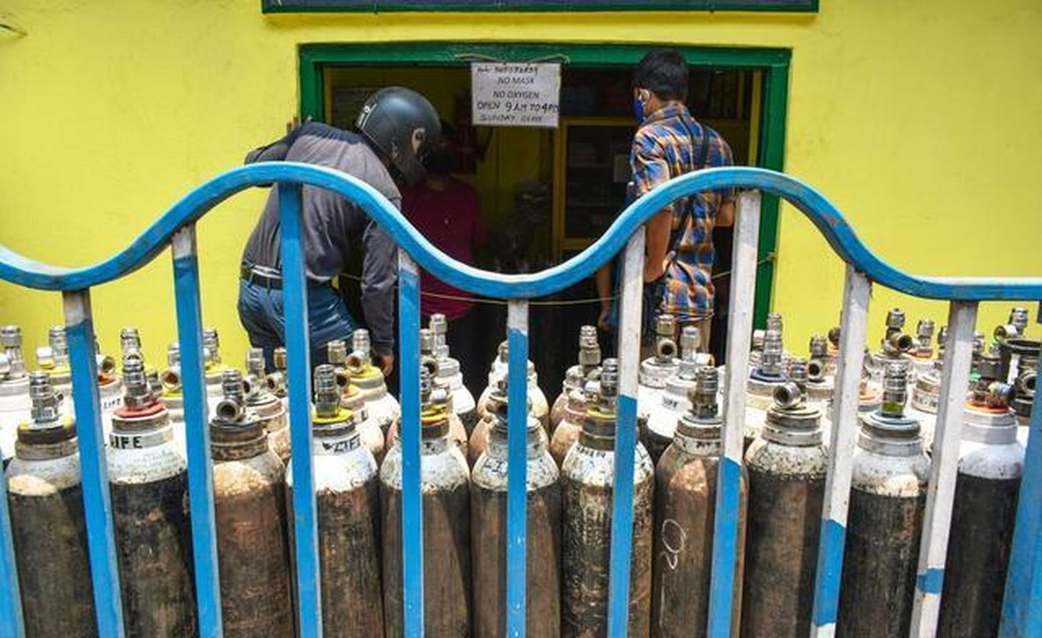 印度:氧气瓶,制氧机在市场上已供不应求,价格飙升