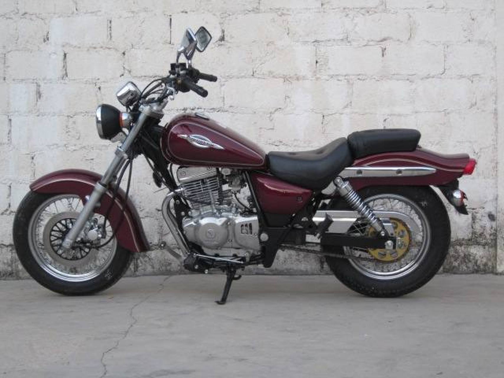 250来自于庄威摩托,该品牌也可以算是一个太子专业,因为它旗下的车型