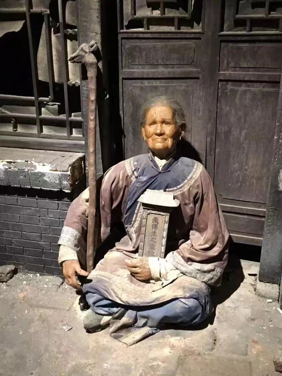 海兰泡惨案,江东六十四屯惨案,史称"庚子俄难",上万国人同胞被屠杀.