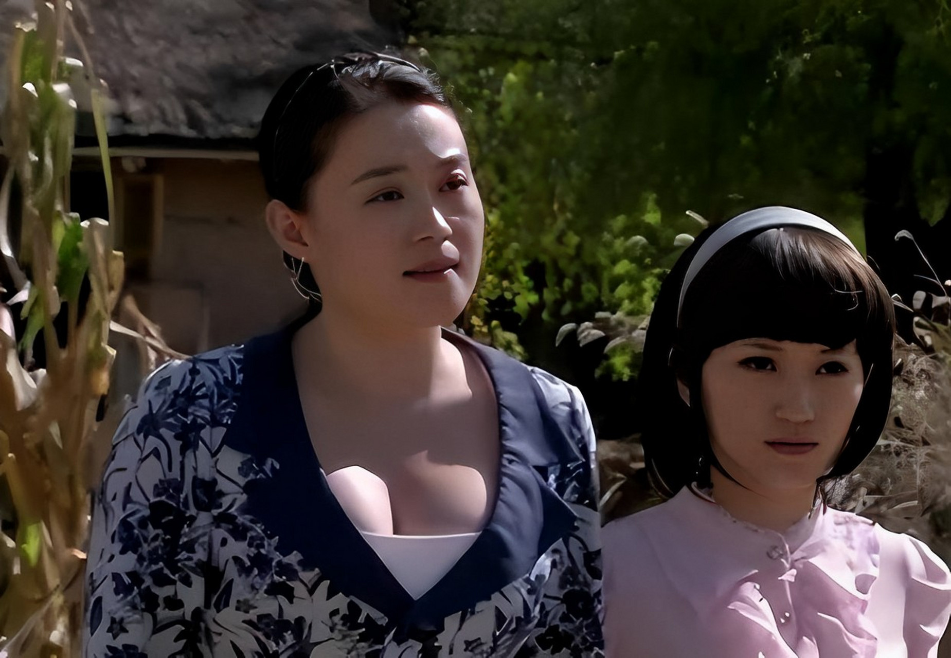 当时,关婷娜是本山山新闻界一个默默无闻的化妆师!