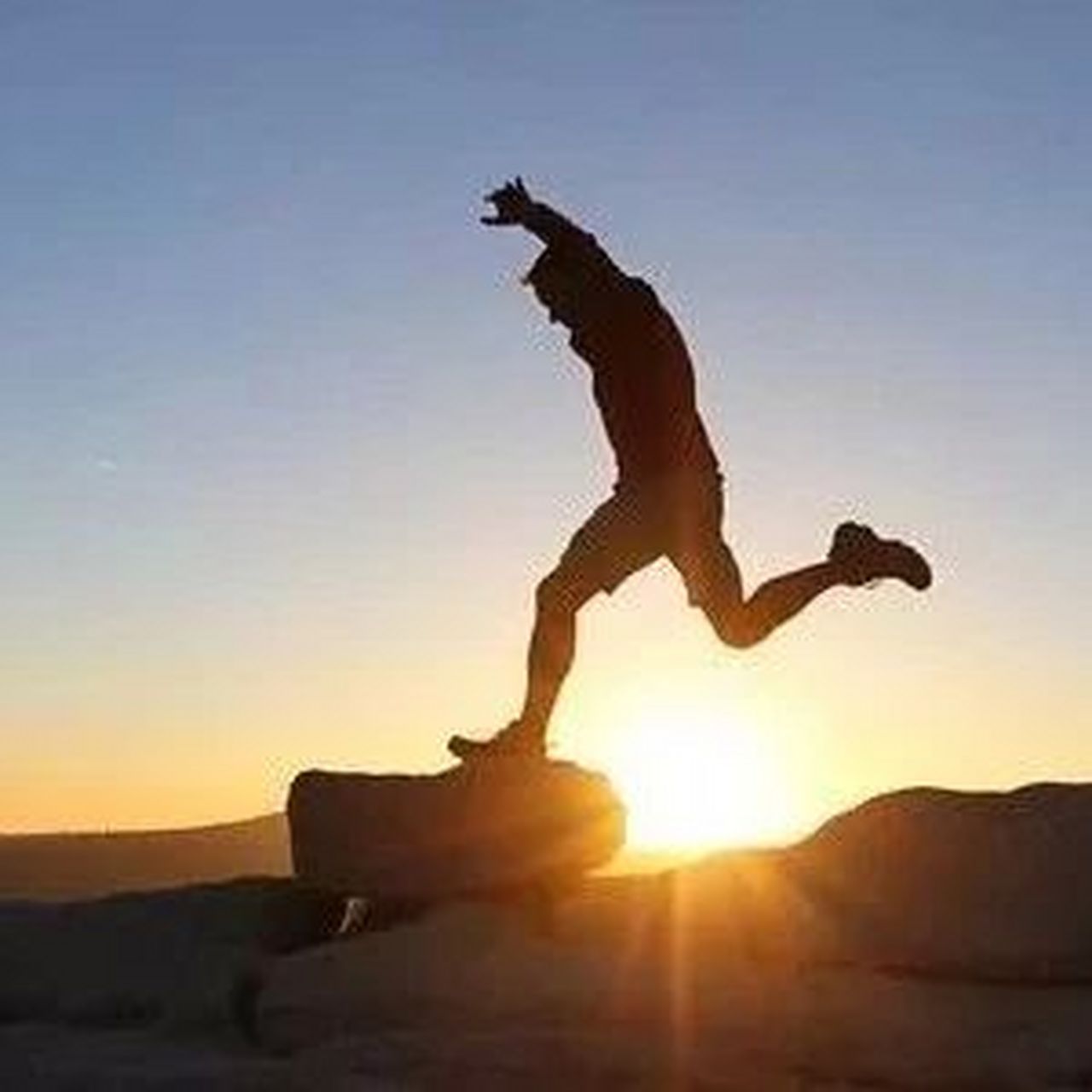 人生再大的困难都会过去,不管你现在是失恋,还是失业,或者是生意失败