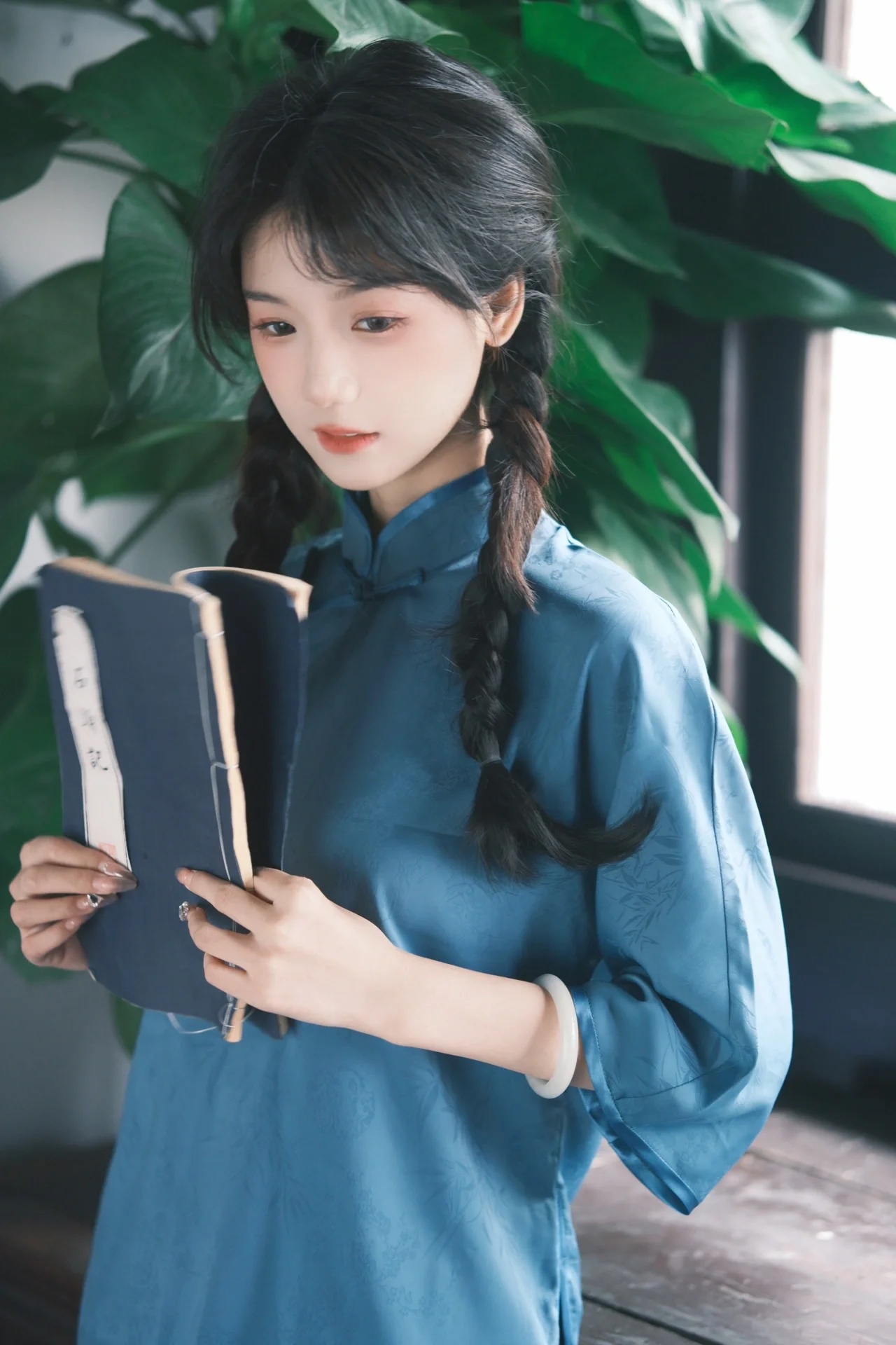 总要做一回书里的民国女学生