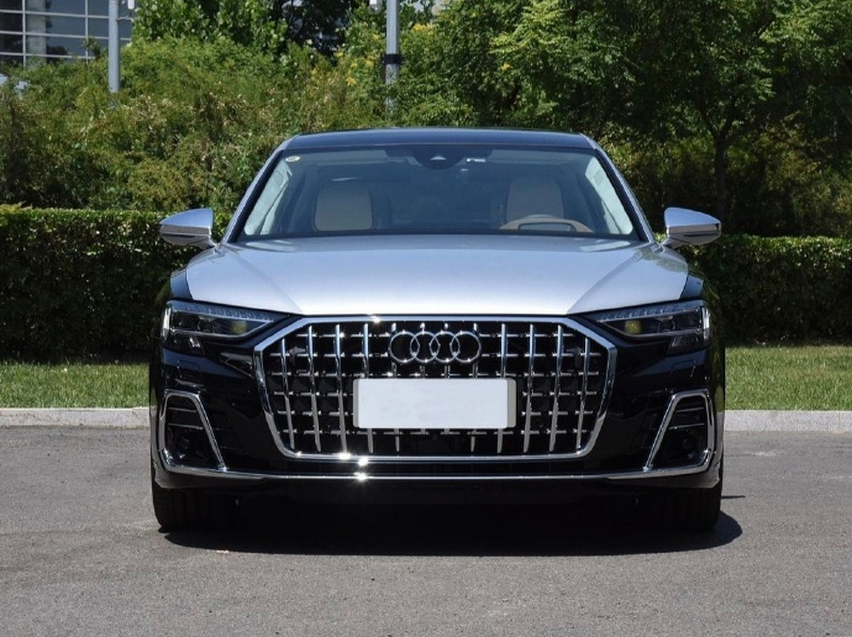 奥迪推出a8l horch v8t版本,预售价高达230万人民币,限量供应,这也是