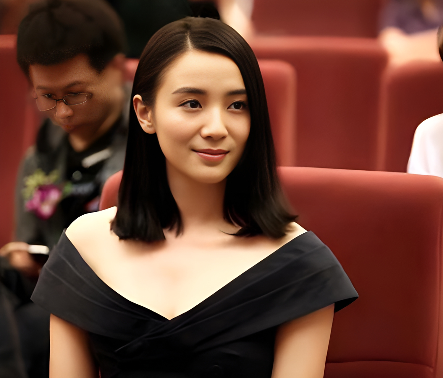 当时有人称这是他们之间的"地下恋情",但小宋佳否认了这种说法!