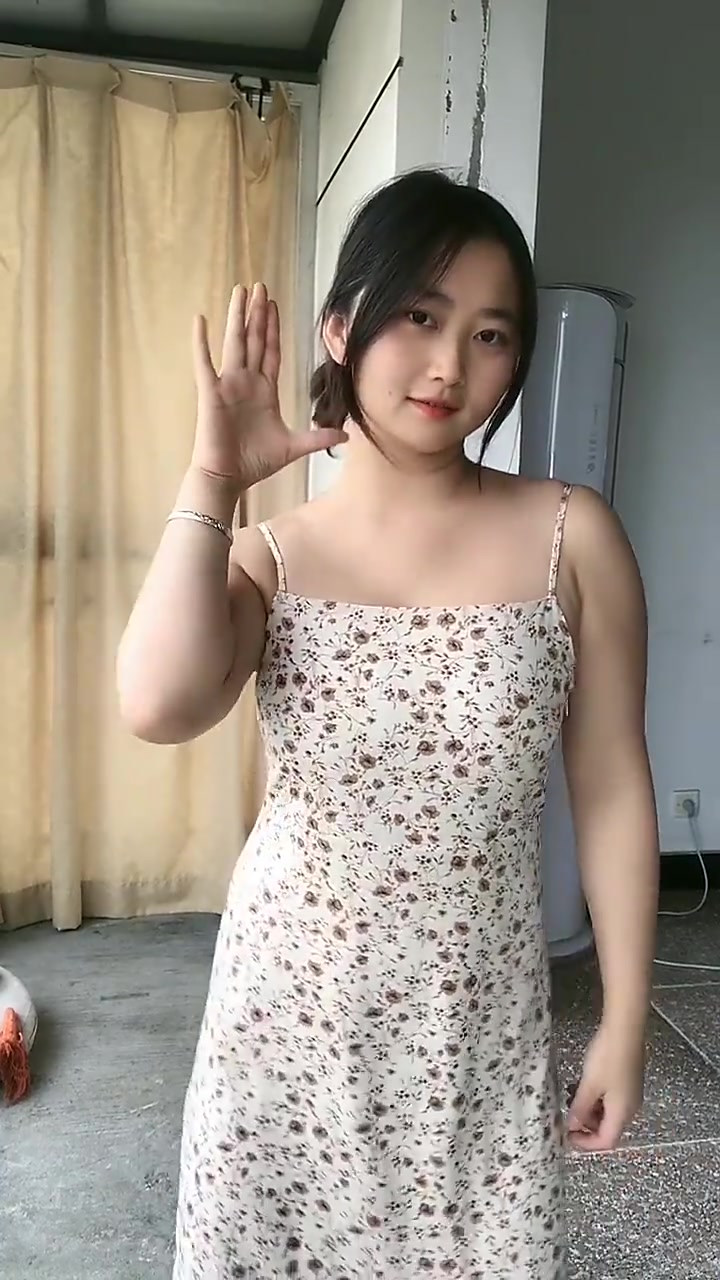 居家的微胖小姐姐,美的很真实