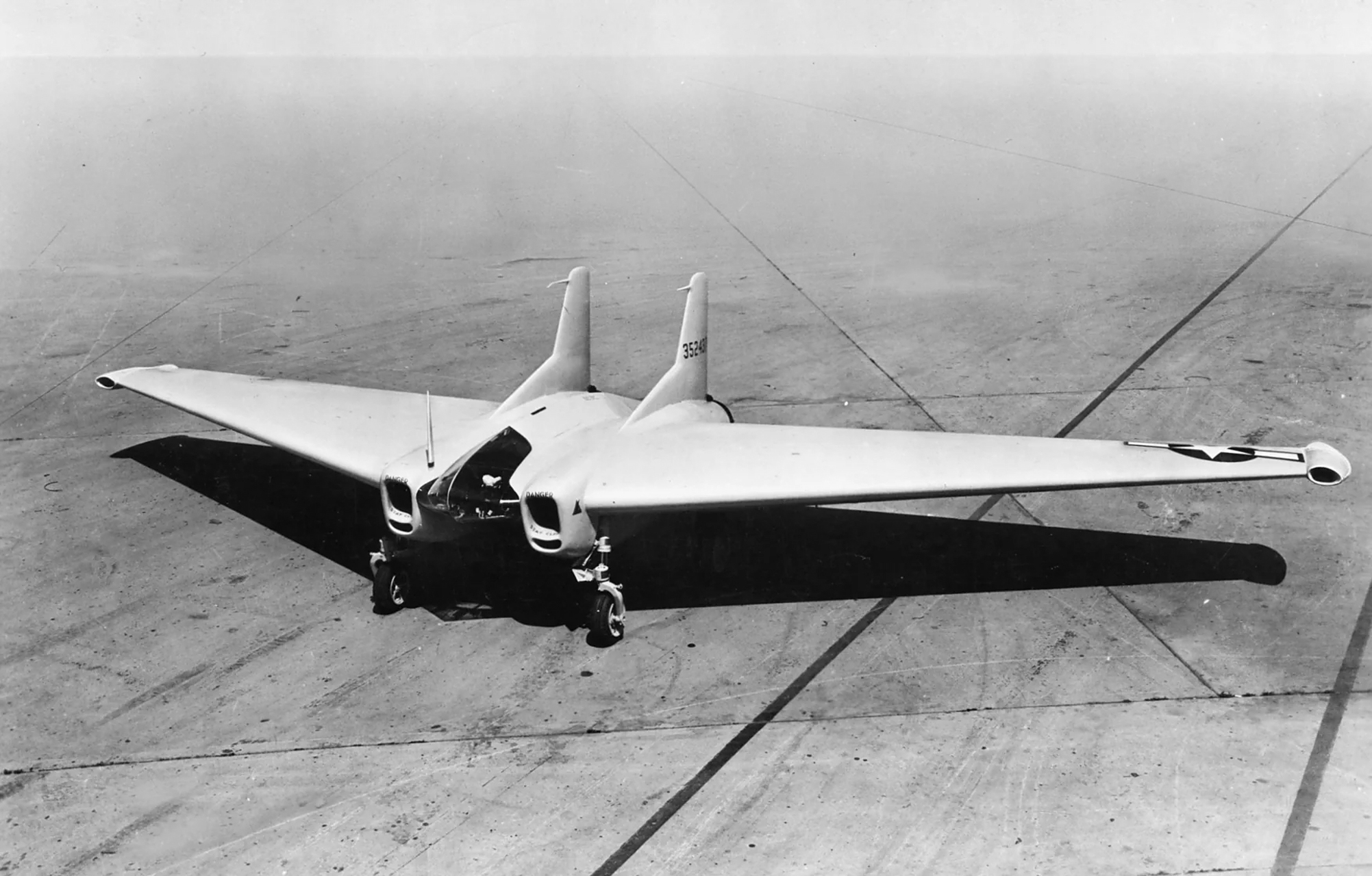诺斯罗普 xp-79 飞翼战斗机.