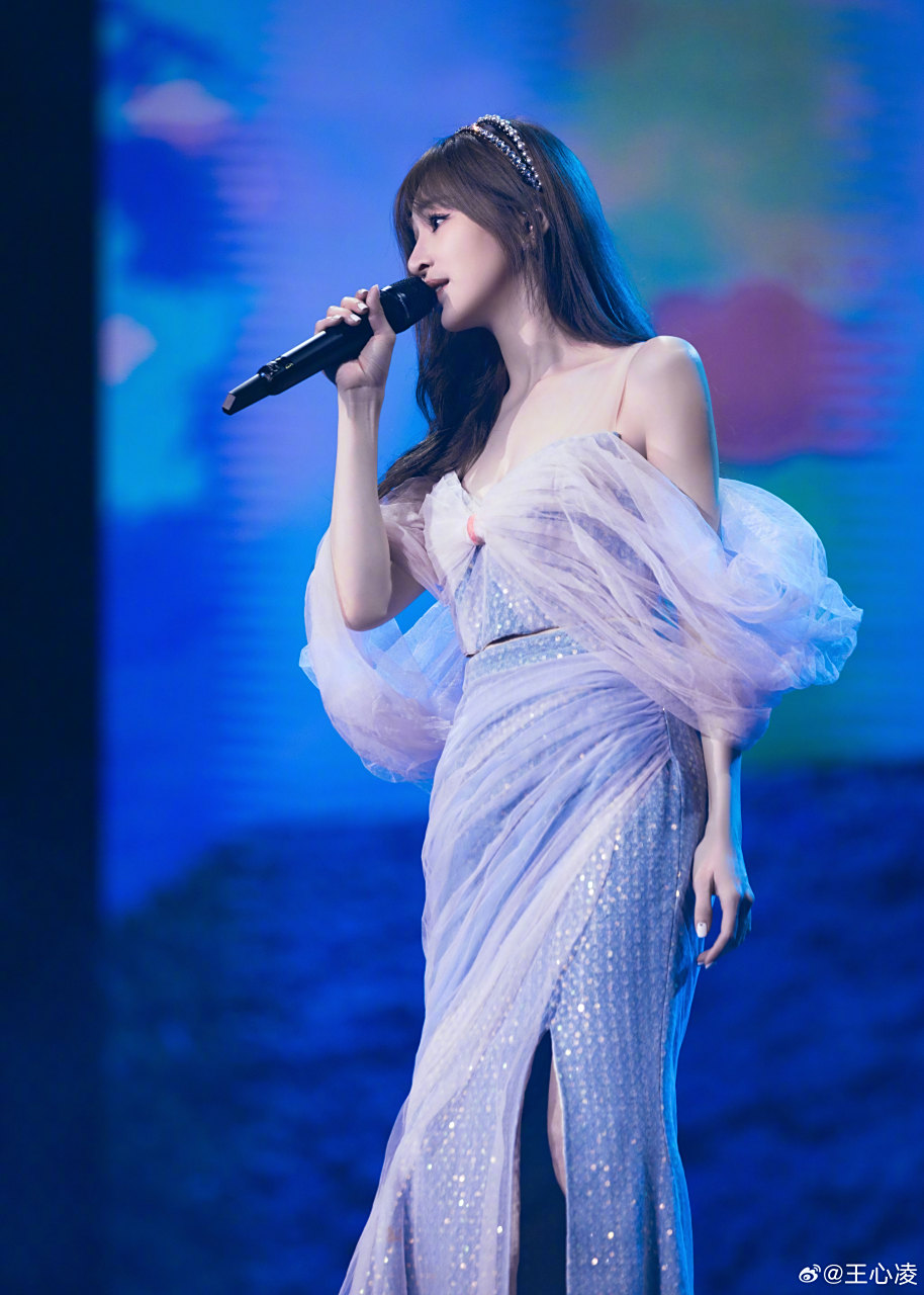 王心凌,在郑州 今年的初雪与观众们一起过了双十一💘 #王心凌在河南