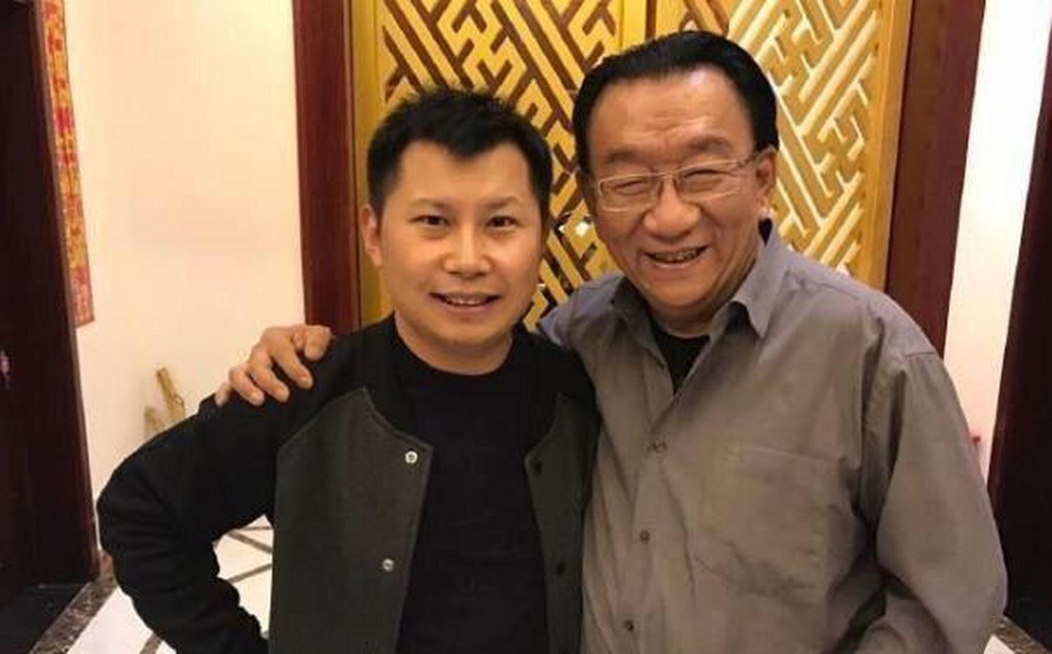 何云伟离开德云社后拜侯耀华为师,与郭德纲结为兄弟!