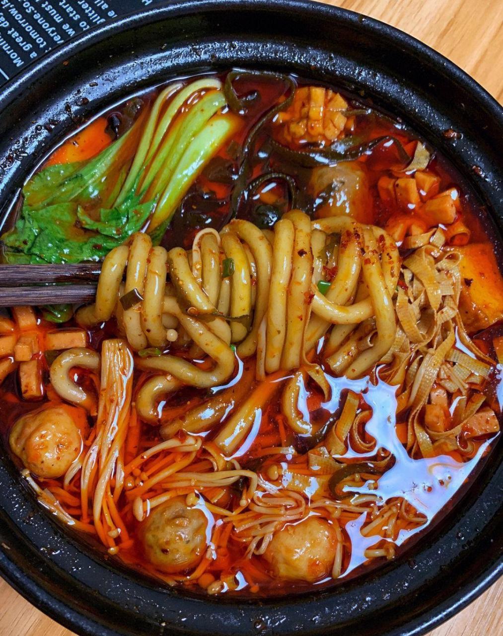 砂锅酸辣土豆粉!