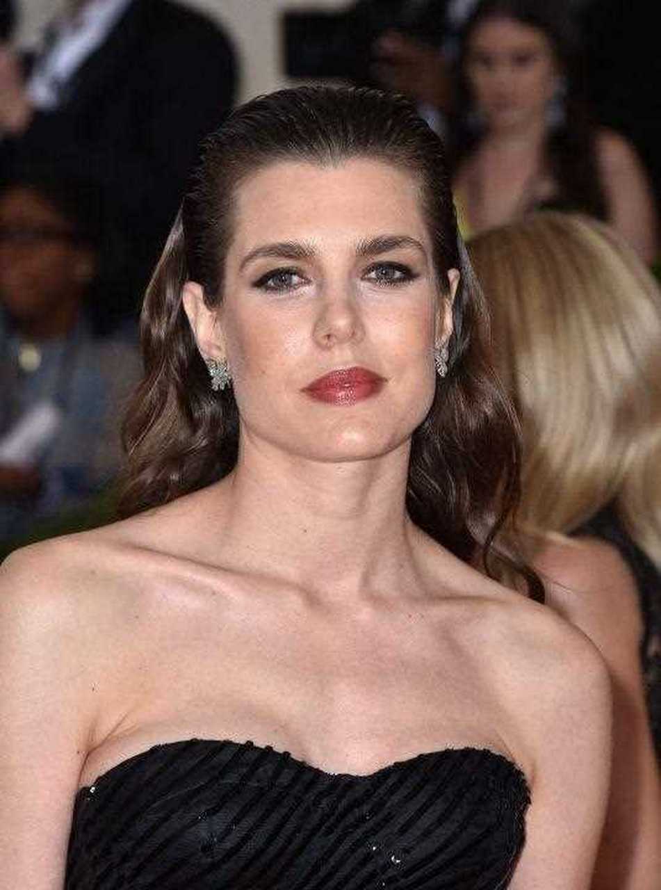 夏洛特·卡西拉奇(charlotte casiraghi)一位摩纳哥的绝美叛逆公主