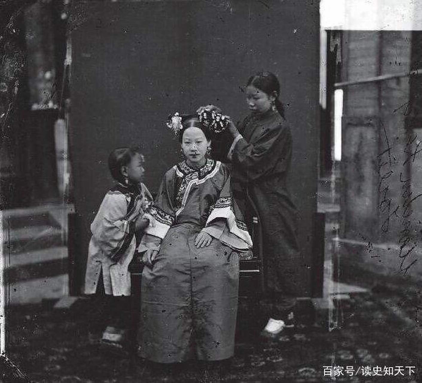 晚清时候,大户人家女人,奴婢真实生活照片.