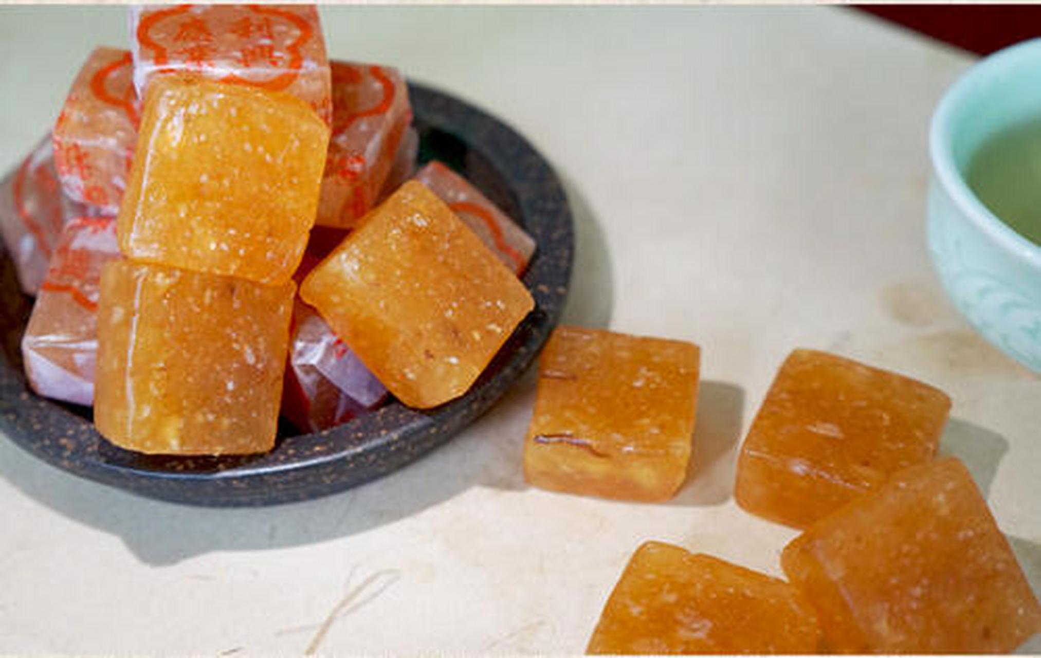 猪油糖,是一种由猪油与面粉,食糖混合制成的糖果.