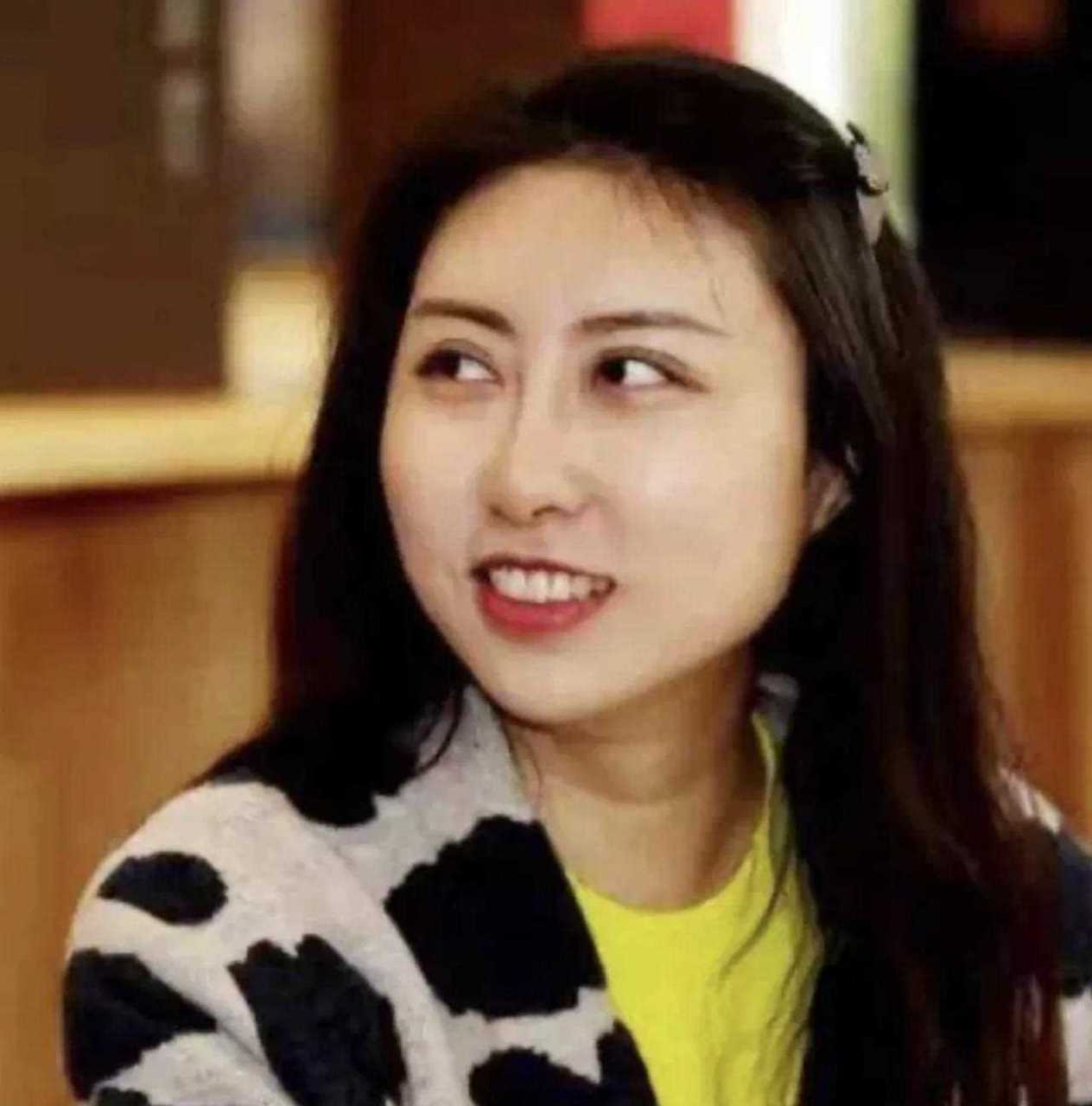 贾平凹女儿贾浅浅否认自己创作"屎尿屁"诗歌,授权了新闻媒体发布辟谣