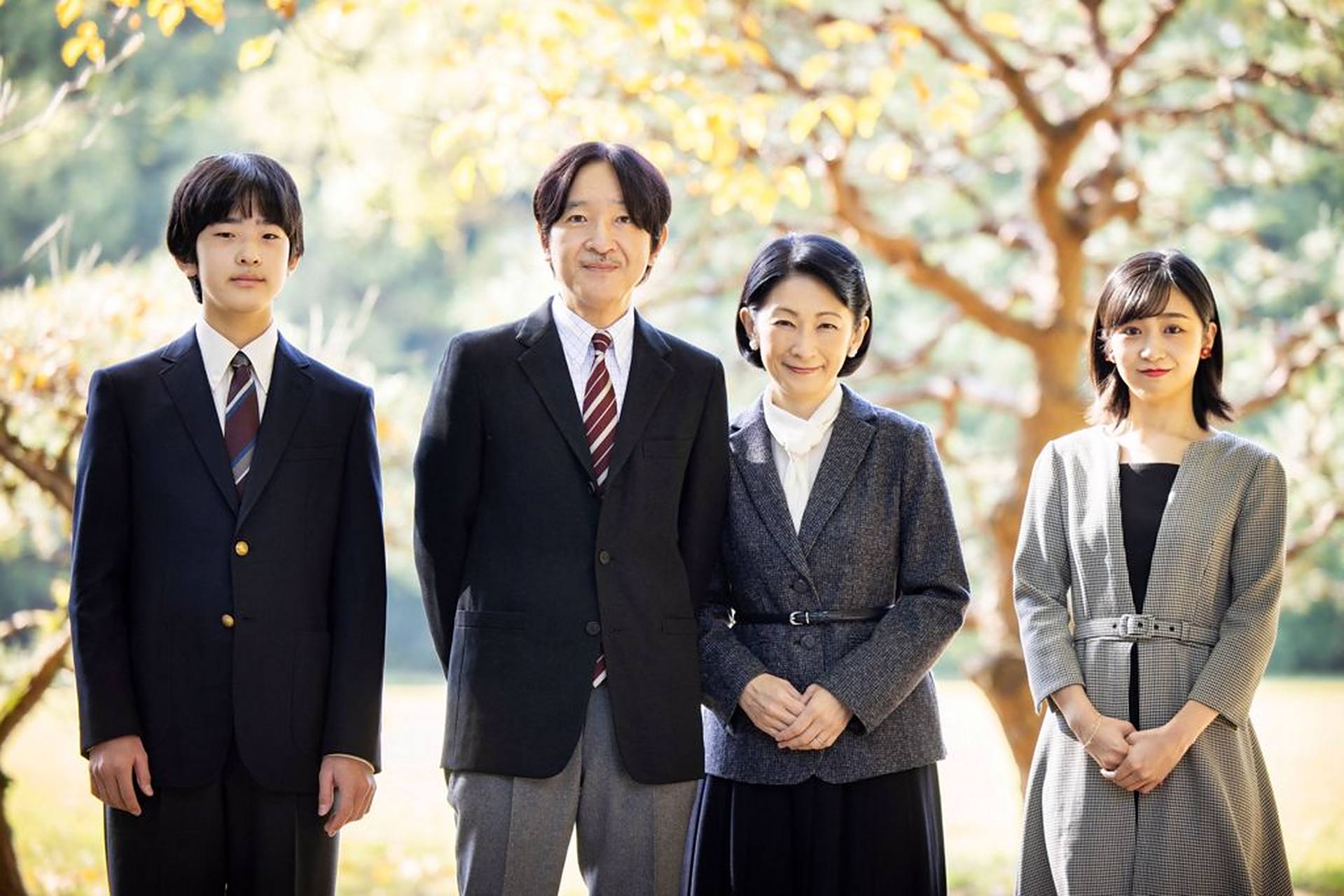 日皇德仁的胞弟秋筱宫文仁亲王今天偕妻子纪子妃搭乘政府专机从东京