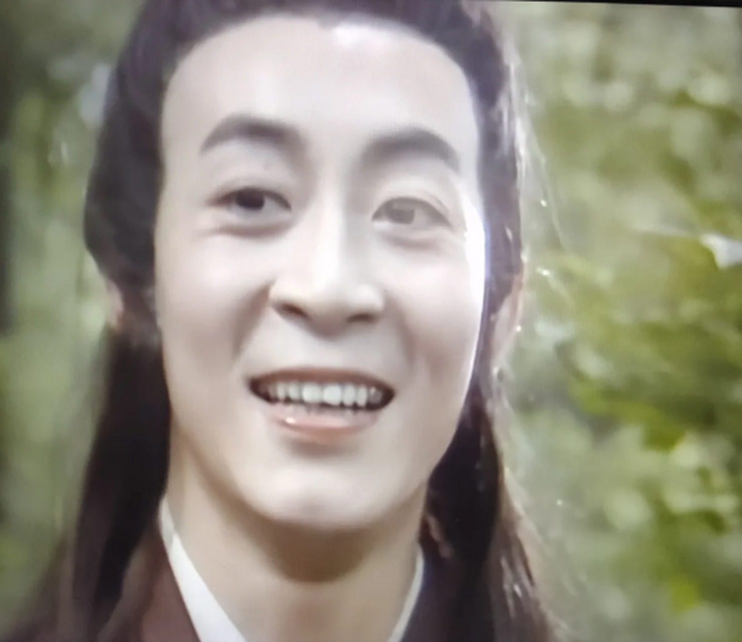 六小龄童年轻时~也真的是个小鲜肉