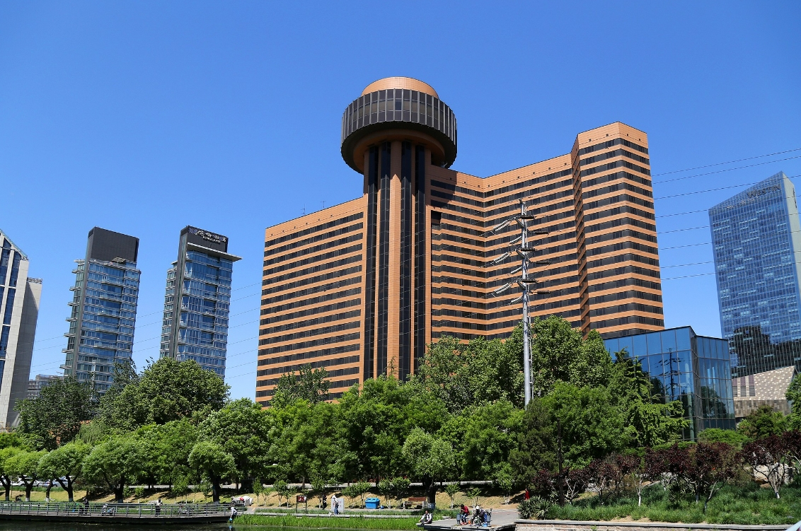 一开始就是北京的豪宅中心,最中间的就是昆仑饭店傍边儿的昆仑公寓了