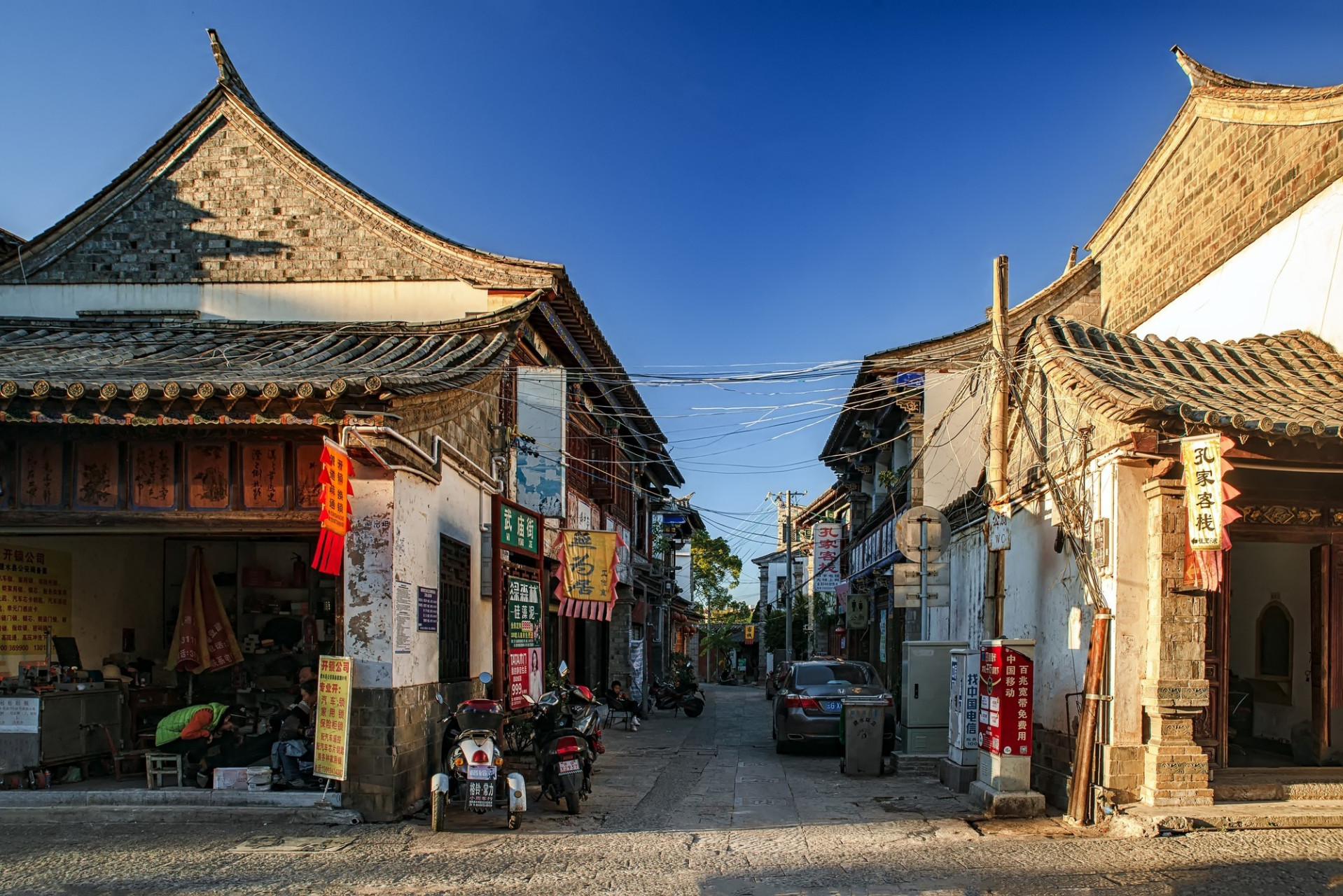 建水古城古称临安,是一座有着深厚历史的文化名城,位于红河州建水县