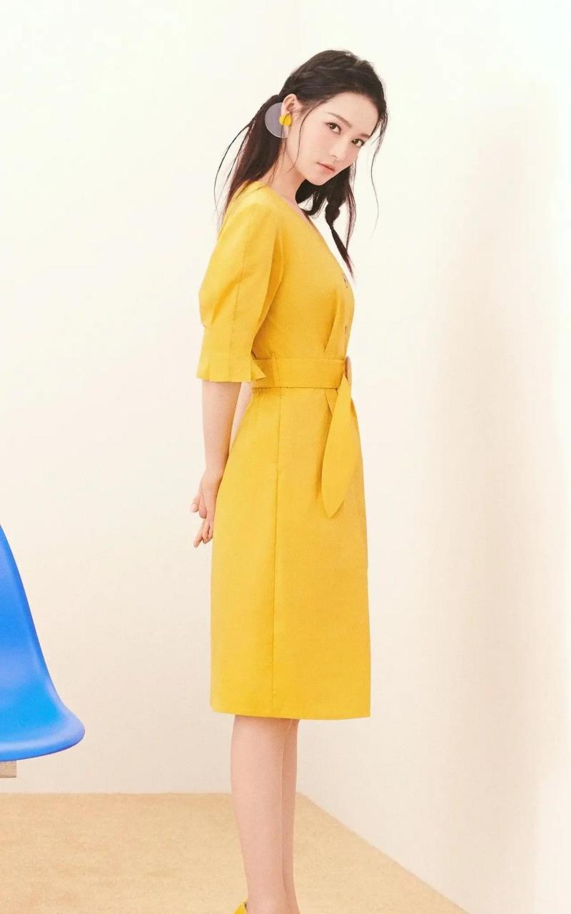 李沁的高跟美腿～时而冷艳时而恬,太美了   #娱乐