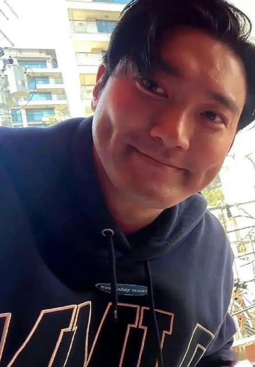 胖若两人的崔始源