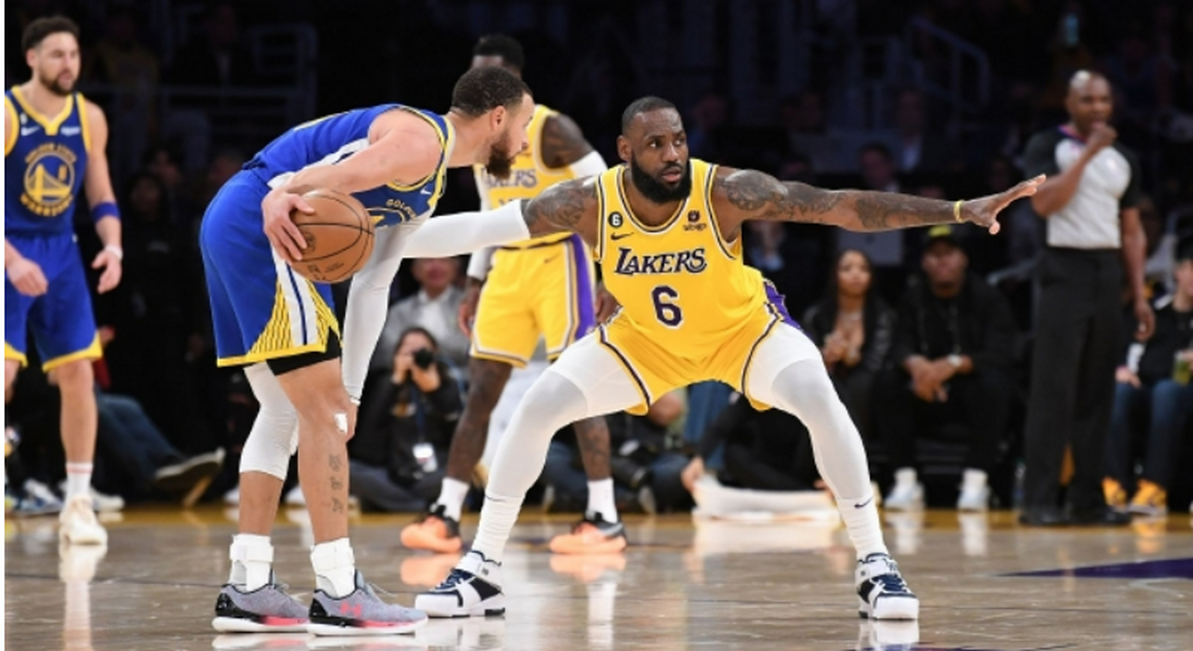 詹姆斯30 9 9库里32分 湖人大胜勇士4-2晋级