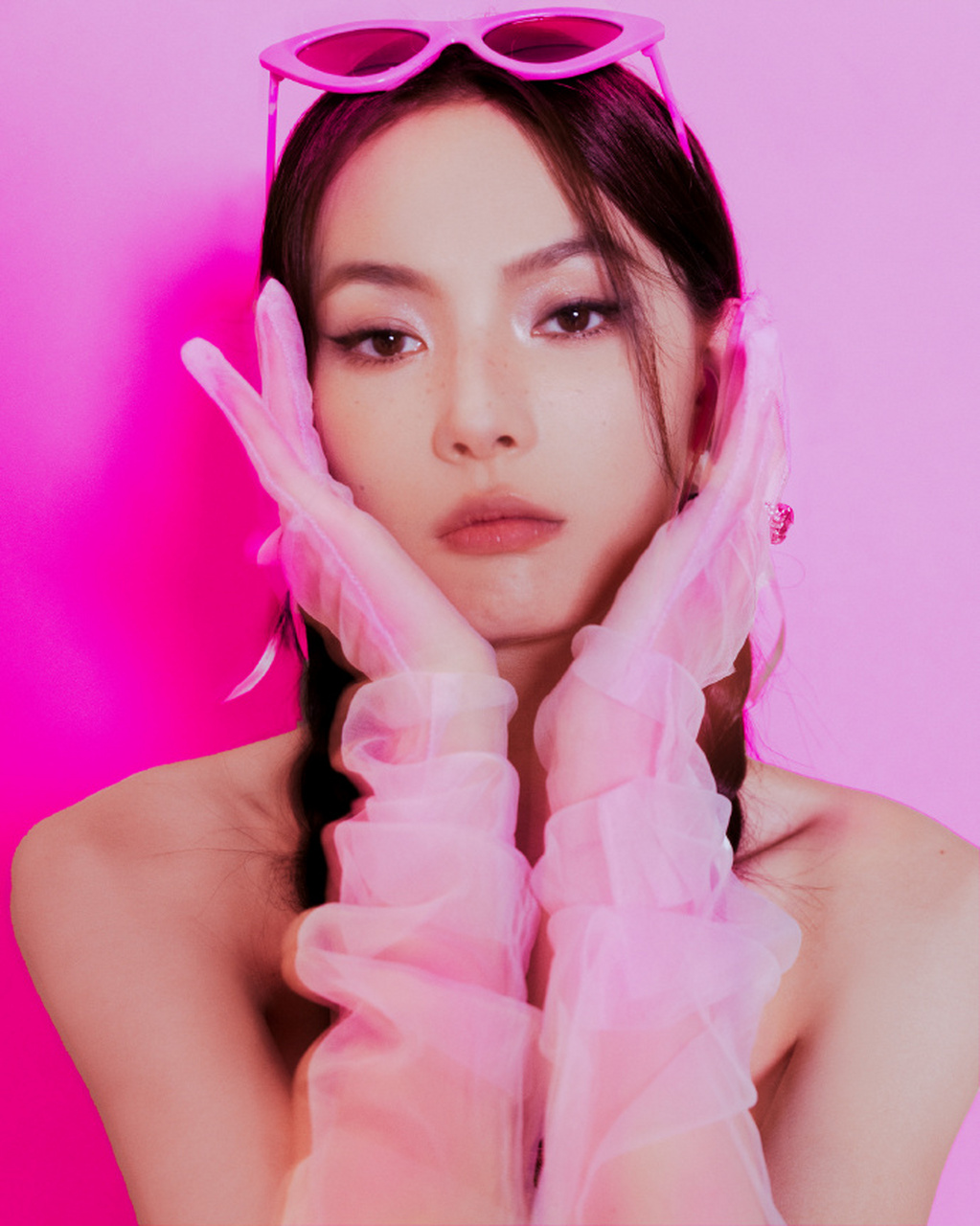 赵佳丽最新粉色芭比造型曝光,感觉赵佳丽什么风格都能驾驭,搭配雀斑