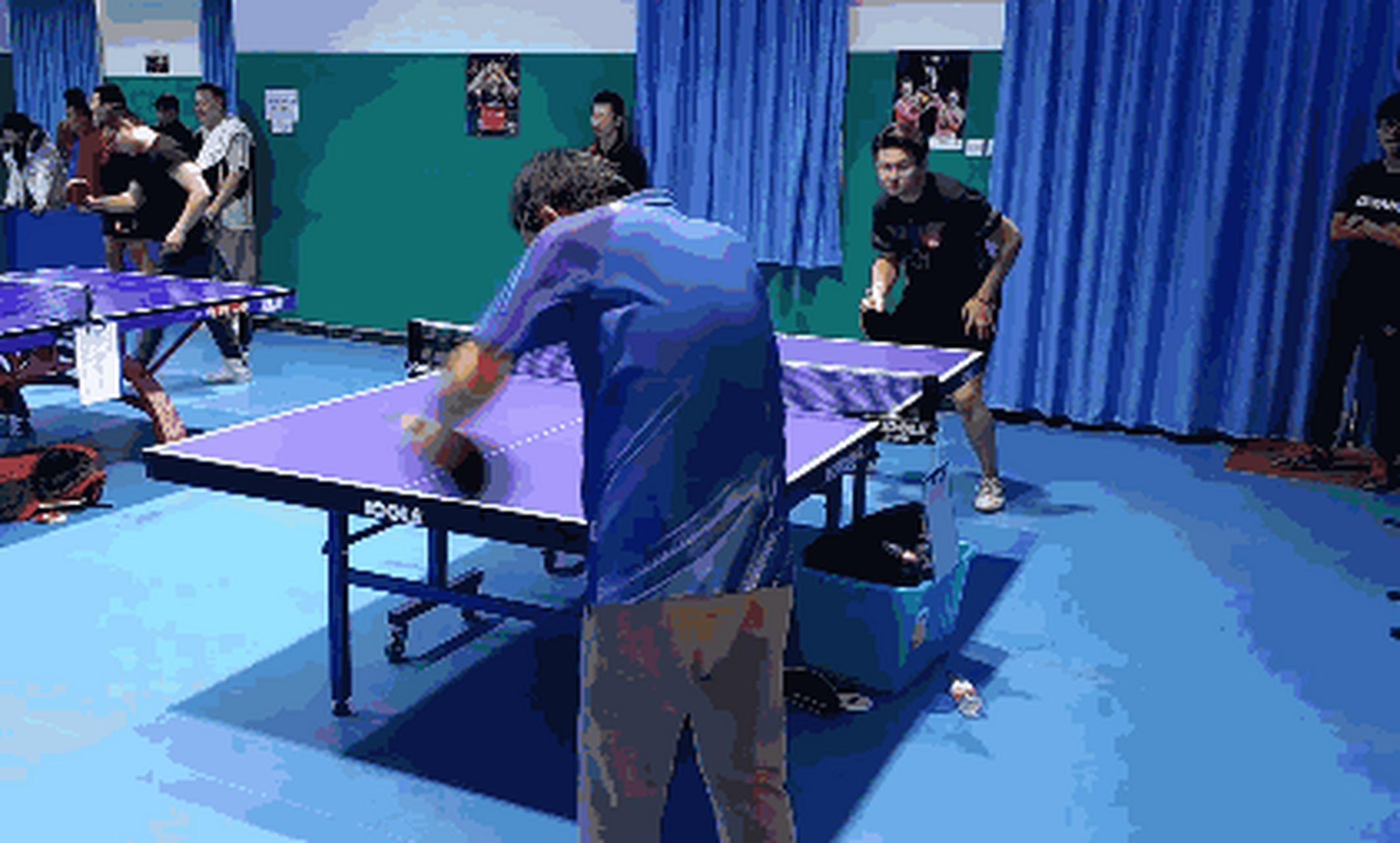 原来球友们打球时的内心戏这么足,已经完全溢于言表,全部体现在肢体