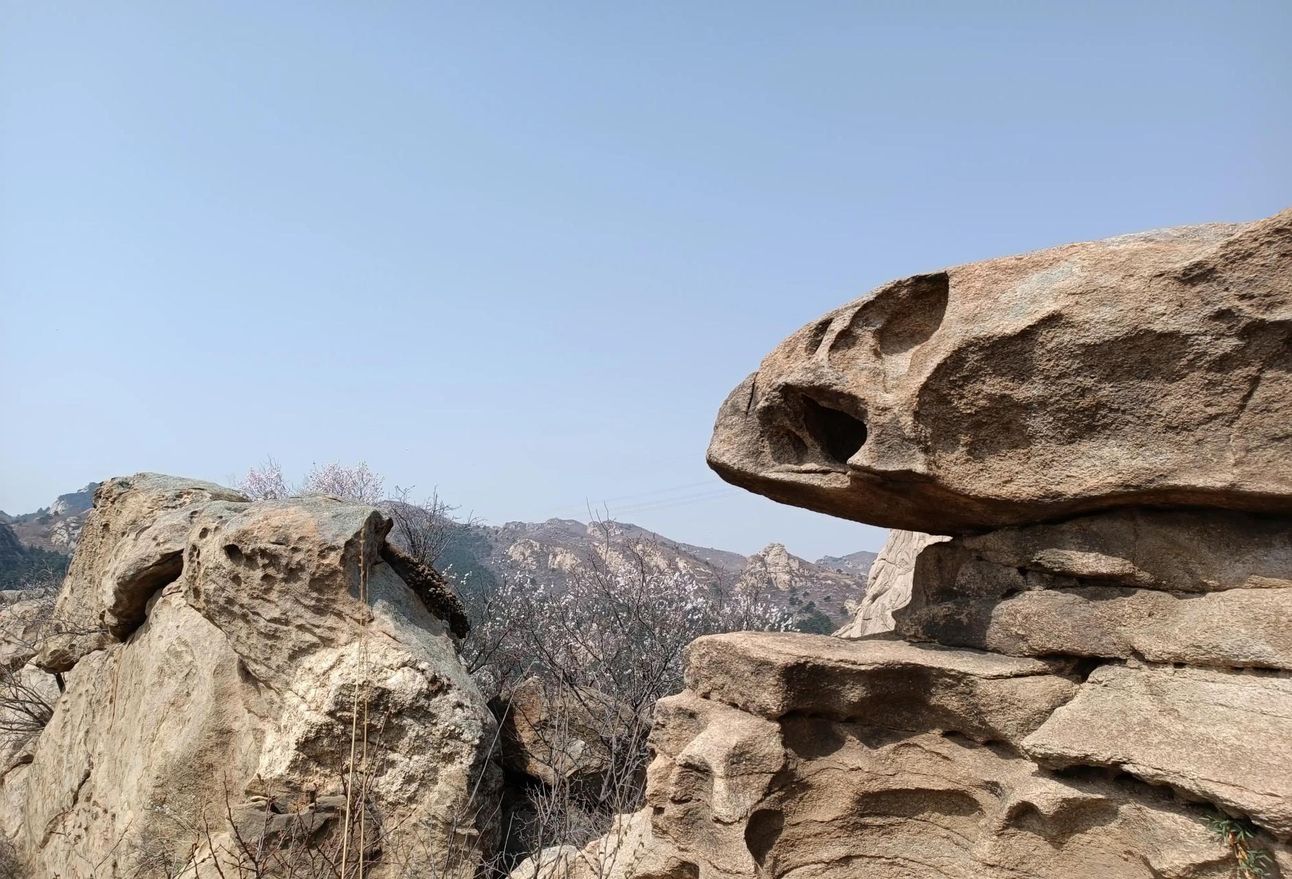 周末辽宁省北镇市的医巫闾山,这里位于医巫闾山风景区的正南方,属于