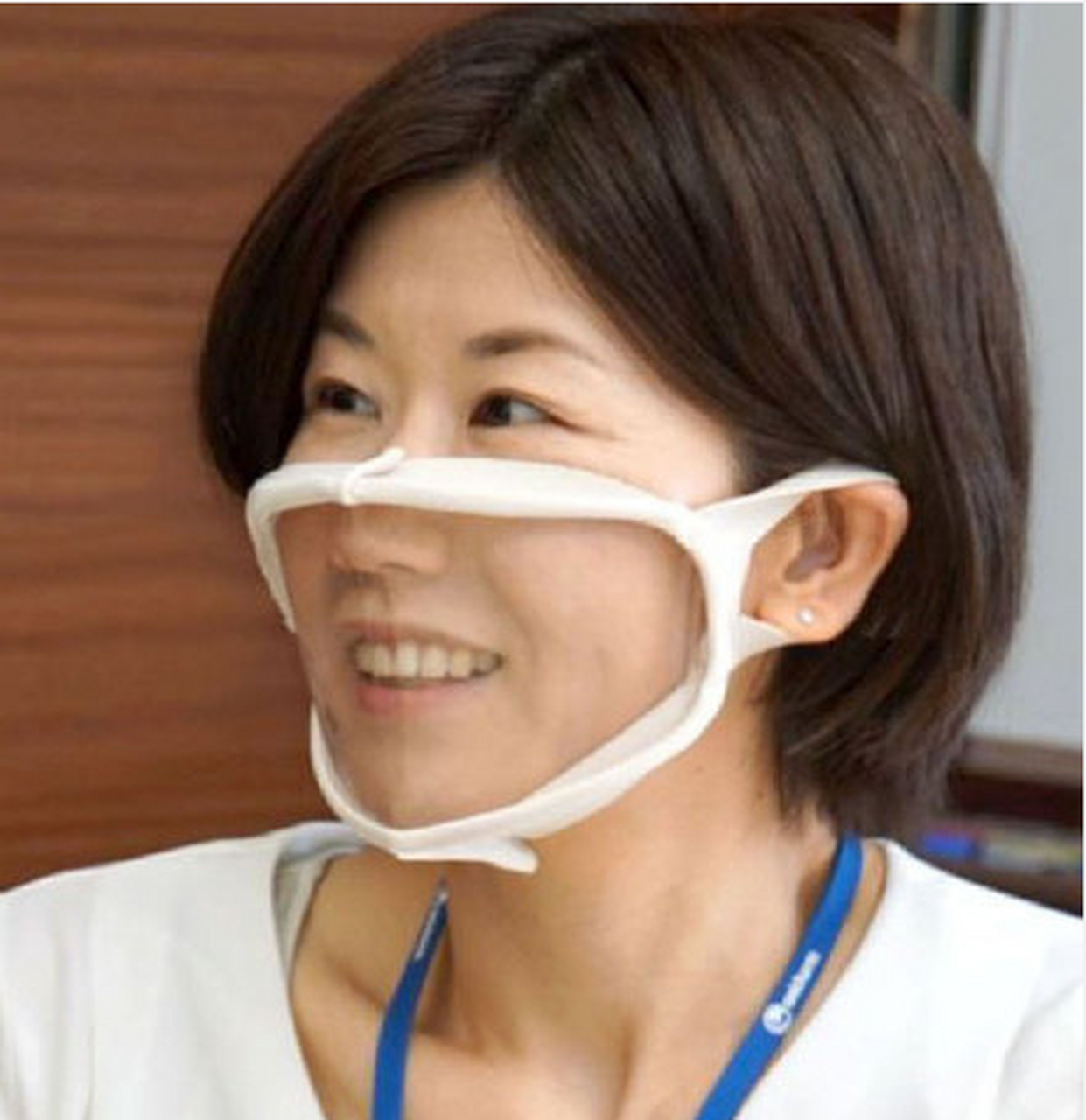 律政佳人# #日本疫情# 【日本推出口鼻处透明口罩 一个88元 可康浇