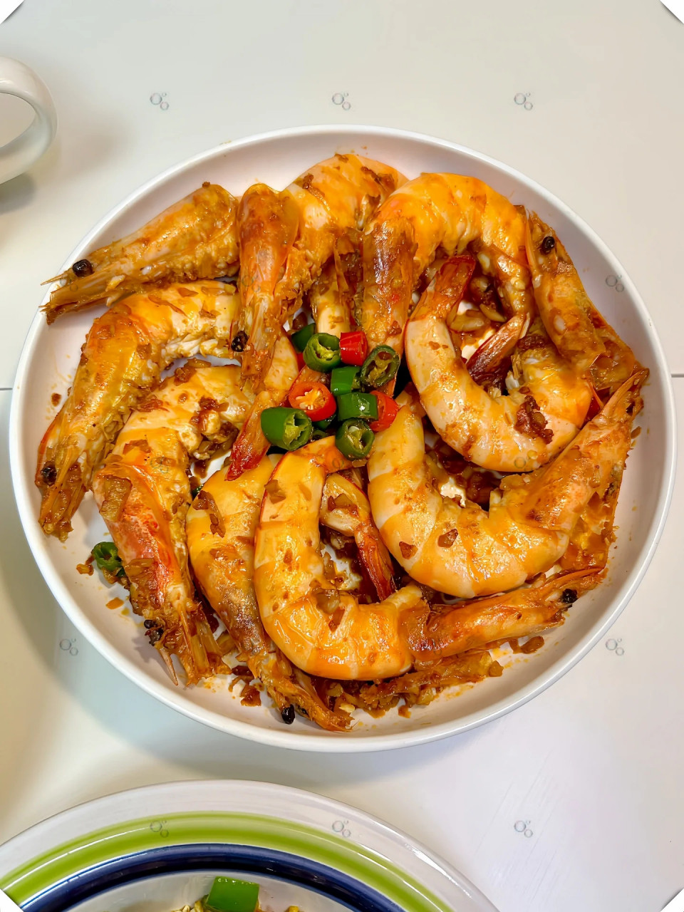 蒜蓉香辣虾 青椒炒鸡蛋,让你的味蕾燃烧起来!