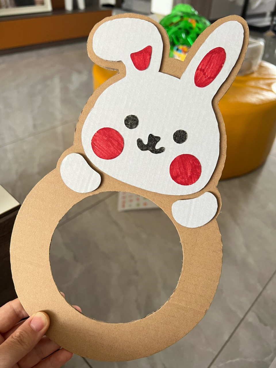 中秋环创手工  提前为大家带来一款富有创意的中秋节手工兔子灯.