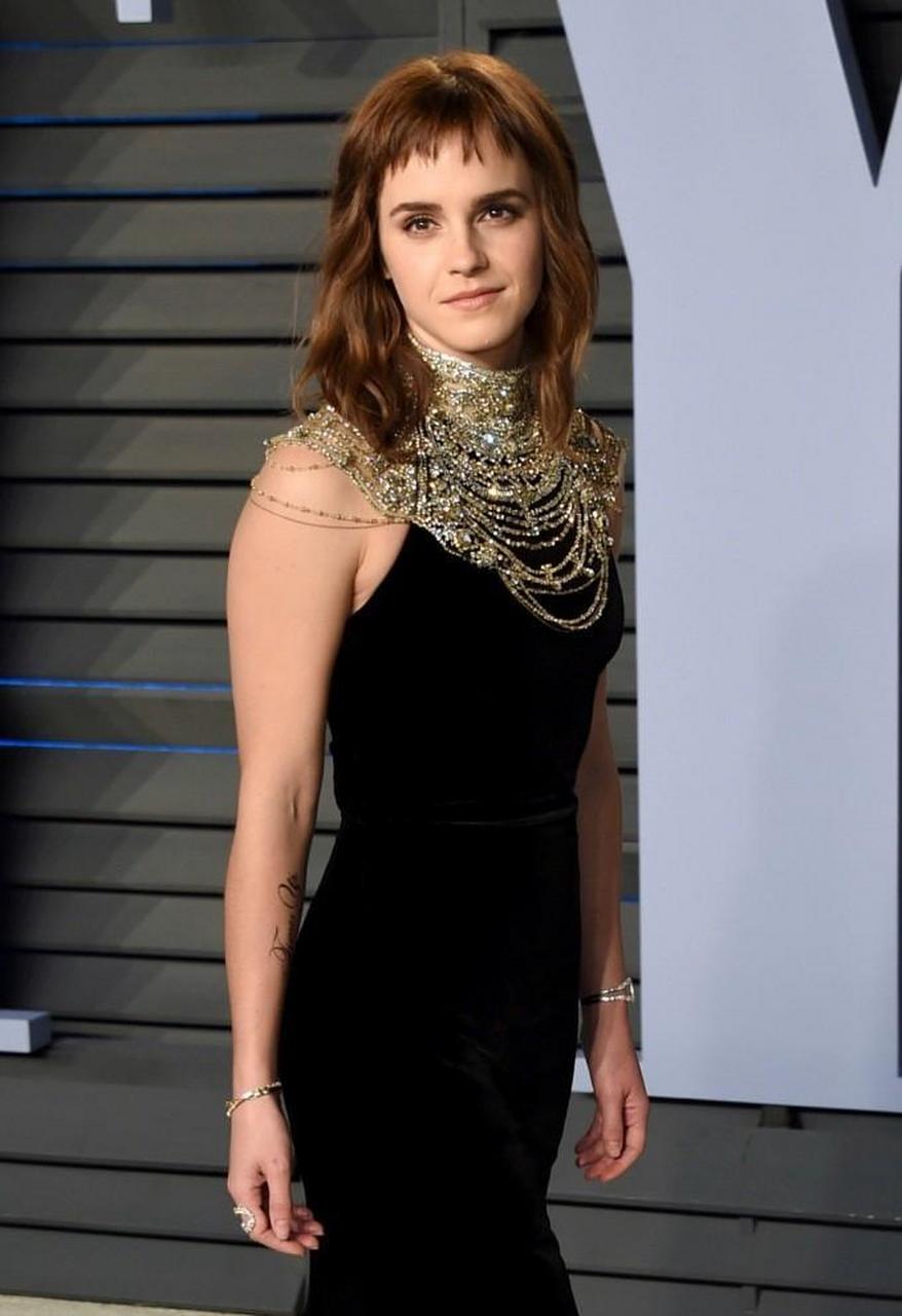 艾玛·沃特森在《哈利·波特》系列电影中饰演赫敏·格兰杰,这是她