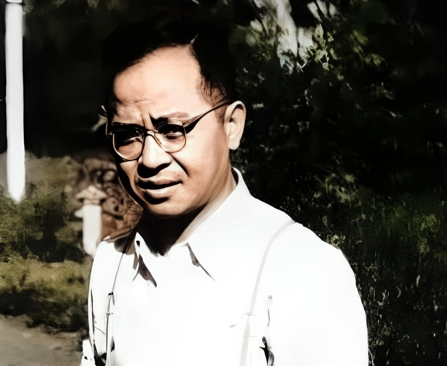 1930年,21岁的吴晗报考了北京大学,但尽管他在文学,历史和外语三门课