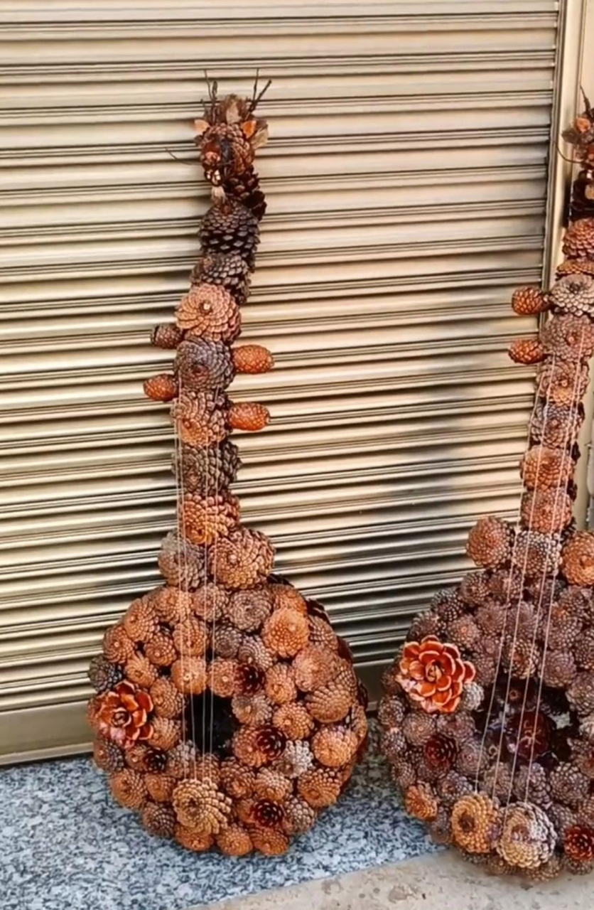 民间高手,用松树塔制作乐器,太漂亮了. 真有才艺呀[大笑]