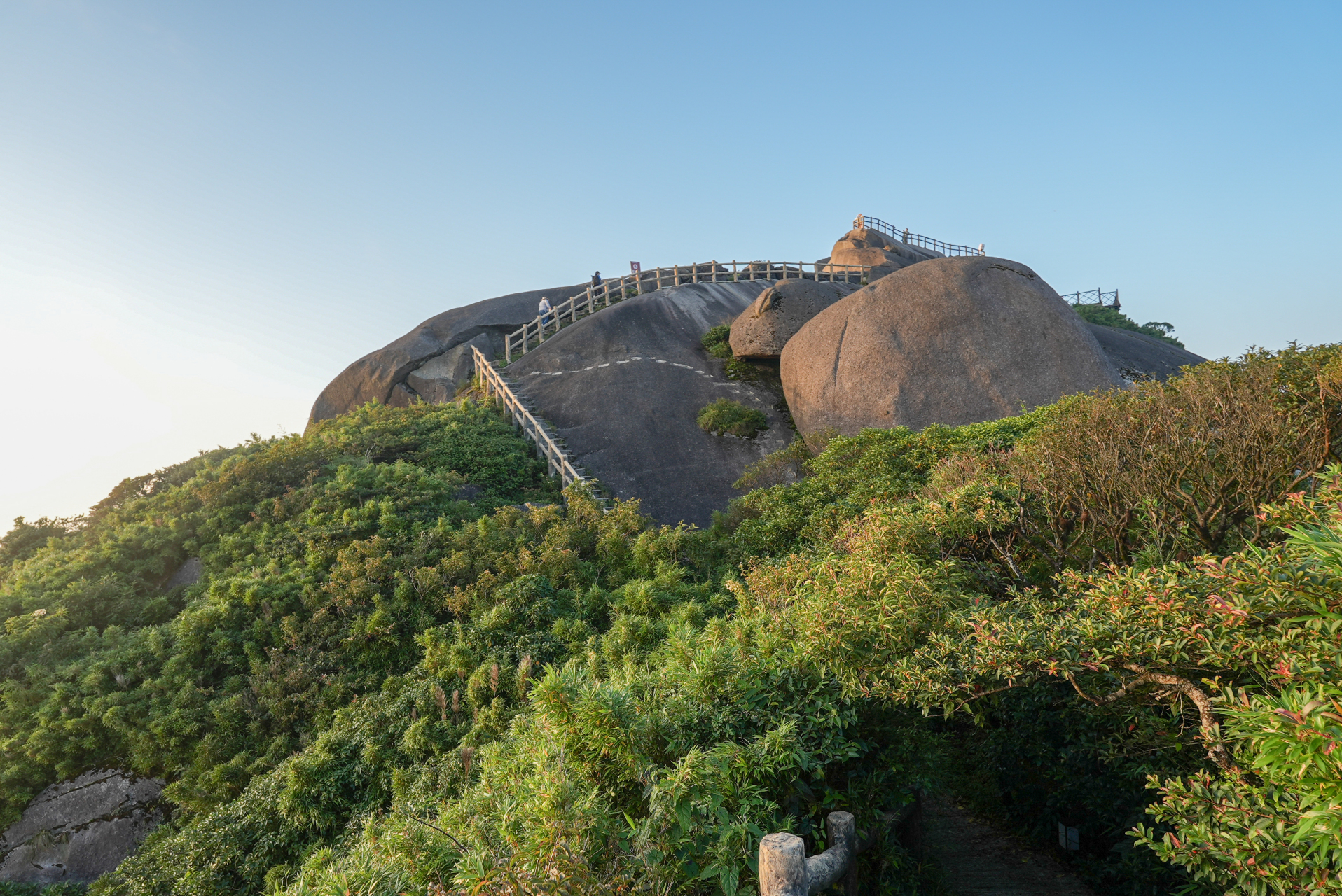 9392 桂林猫儿山,位于五岭的最南端,是资源县和兴安县的交界处