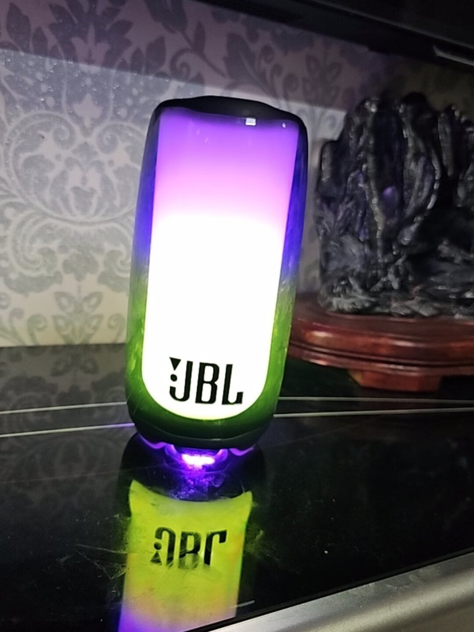 jbl pulse5是一款外观漂亮,音质出色的便携式蓝牙音箱.