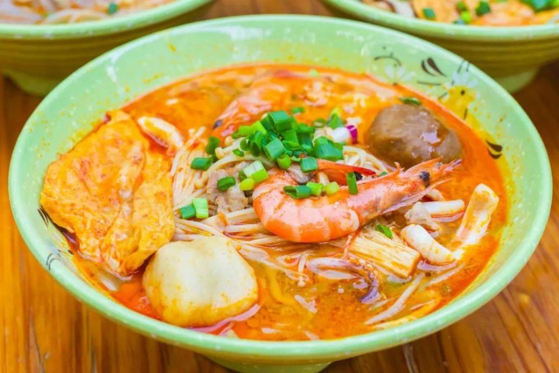 沙茶面是厦门的特产,以沙茶酱和汤为特色.