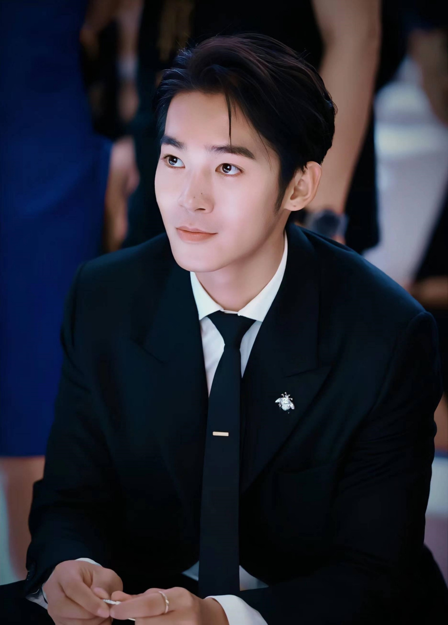 娱圈资讯:于适准备接手成毅的哈曼音响代言,这个品牌可以说是欢瑞祖传