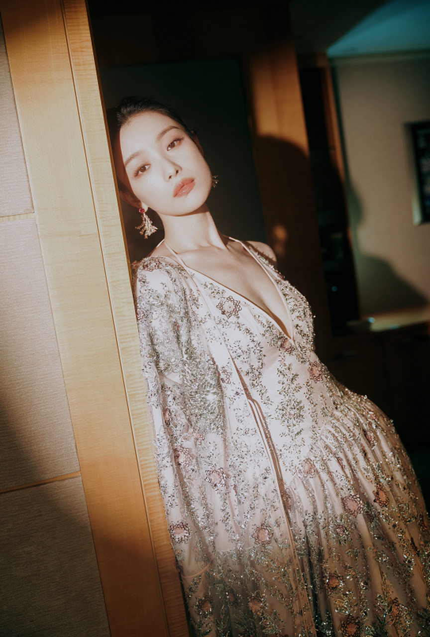 古力娜扎到李沁,倪妮,高定礼服一个接一个.