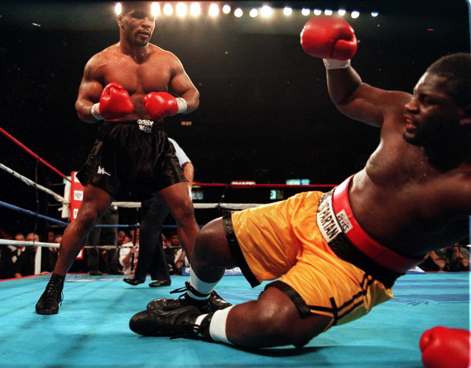 ai体育视野# 泰森一拳有多少公斤  泰森(mike tyson)是一位传奇的