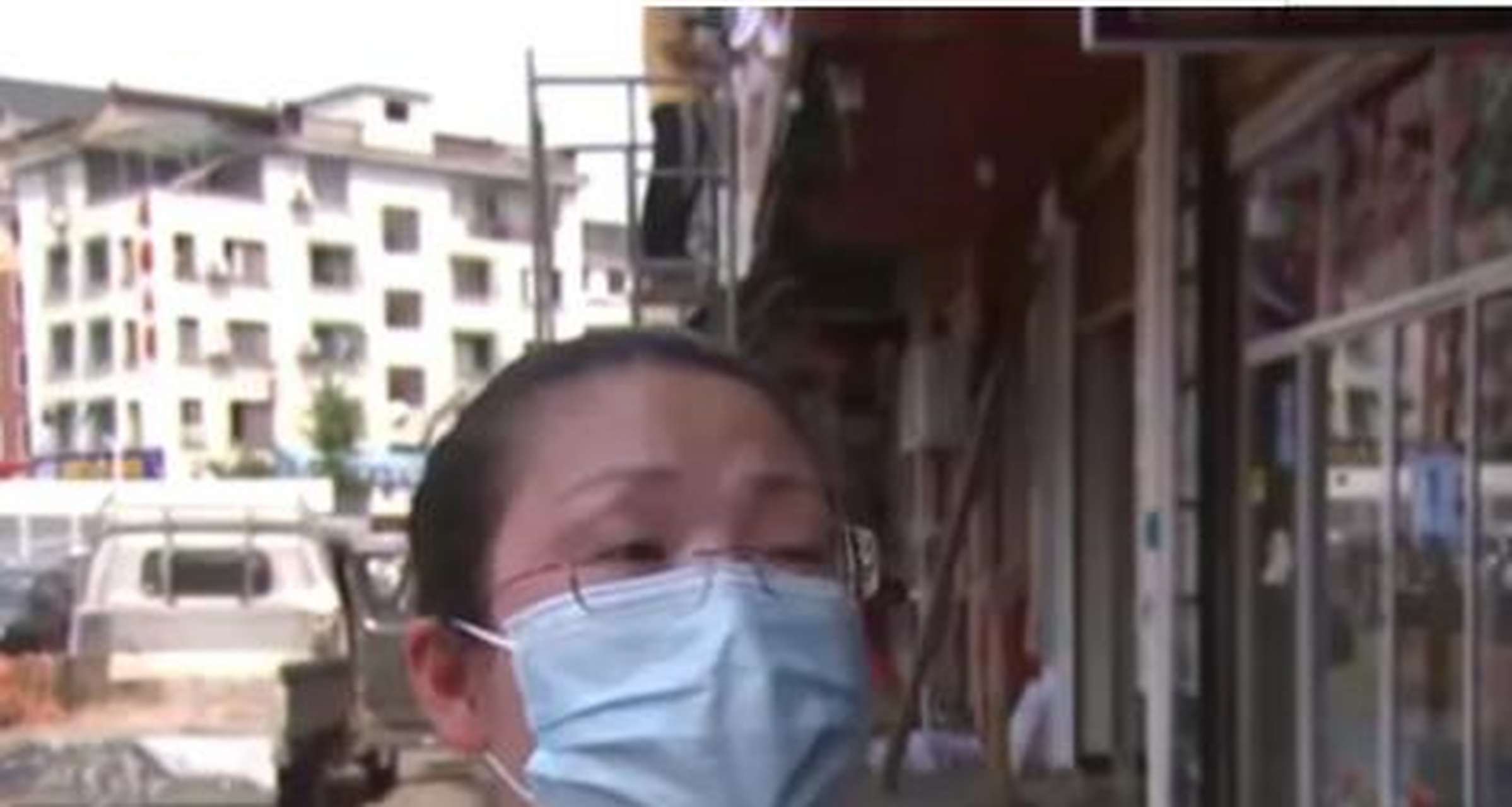 随后,记者联系到了保时捷全国客服中心的工作人员,对方称,为了回馈顾