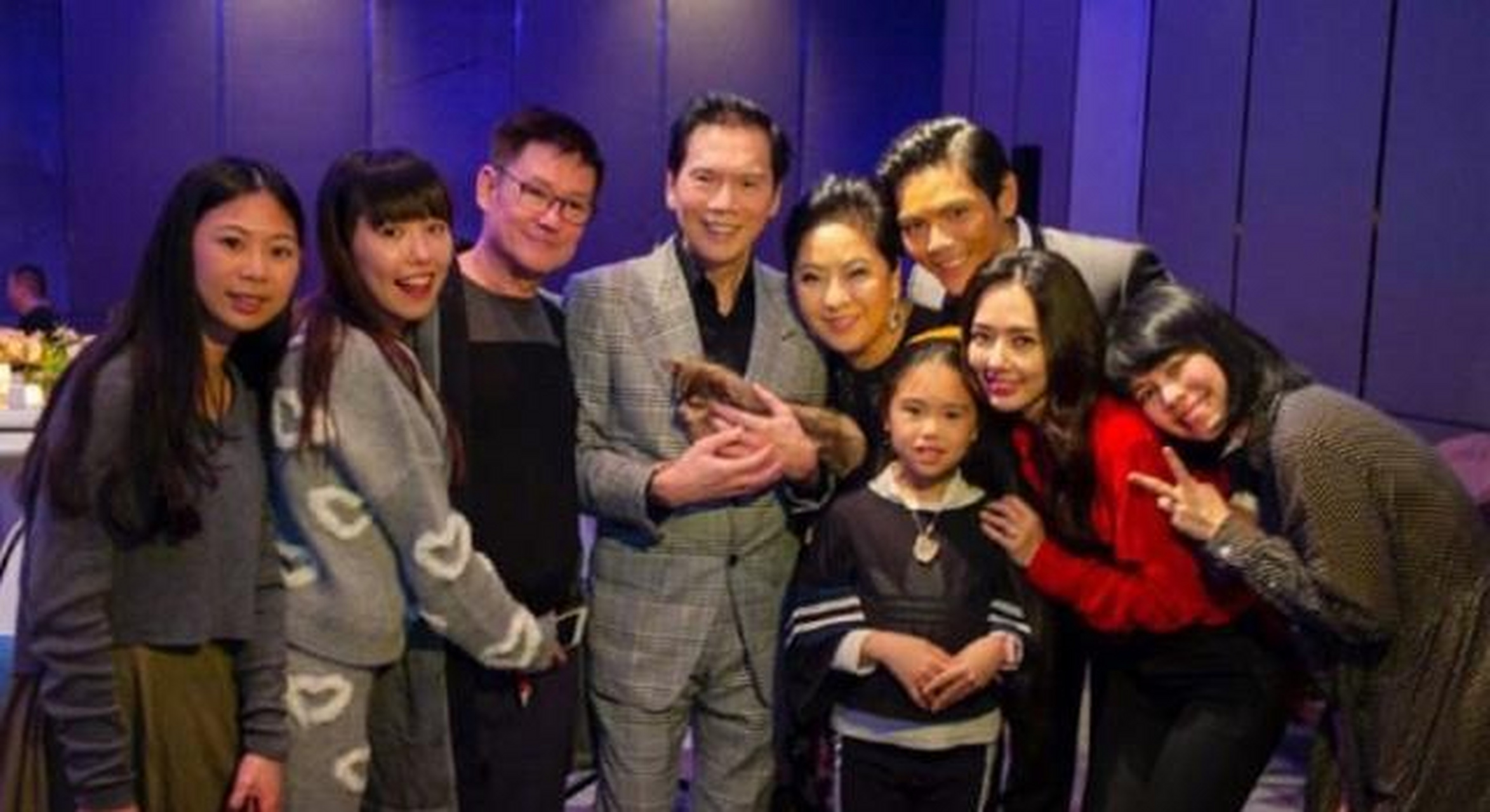 可能很多人知道郭碧婷是从《益达口香糖便利店》广告开始的,她也因为
