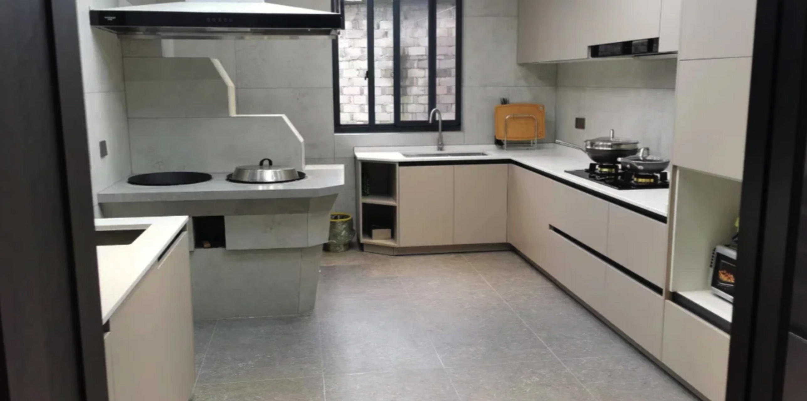 佛山一位屋主晒出家里农村的厨房照片,走红网络!