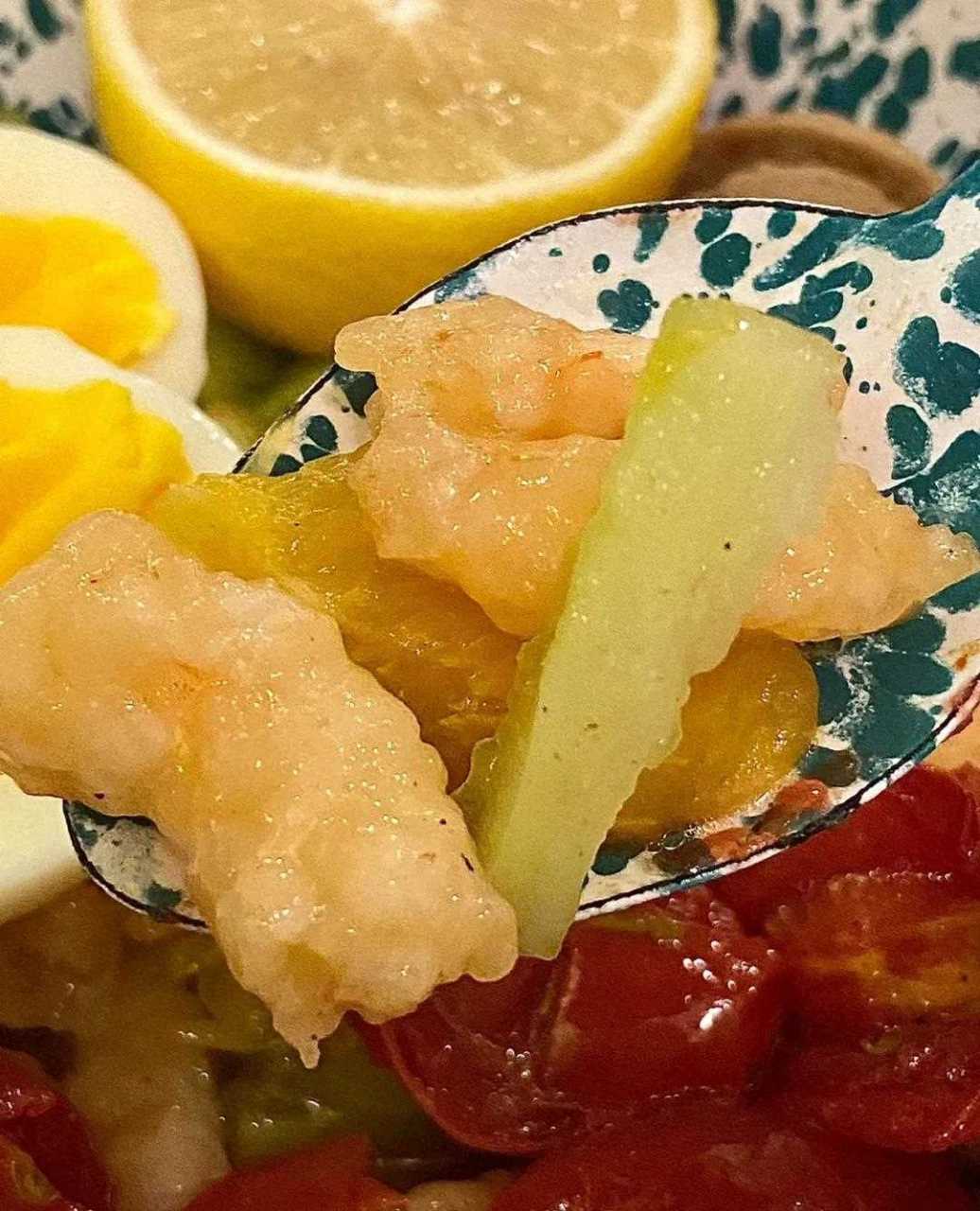 咯吱的 酸酸甜甜,清凉开胃,夏日里出吃非常的yum~[哼] 食材:虾滑牛筋