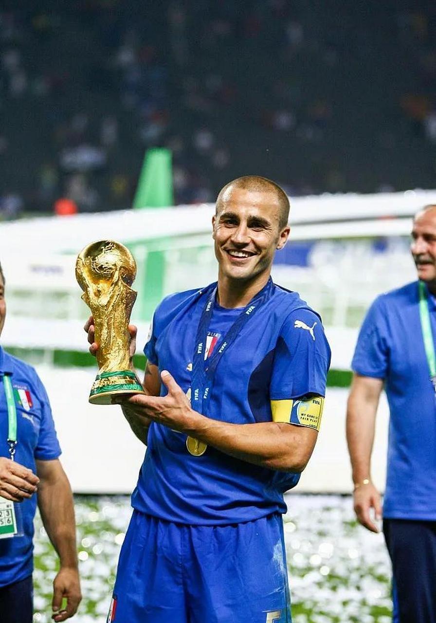 卡纳瓦罗——历届世界足球先生里唯一的后卫!