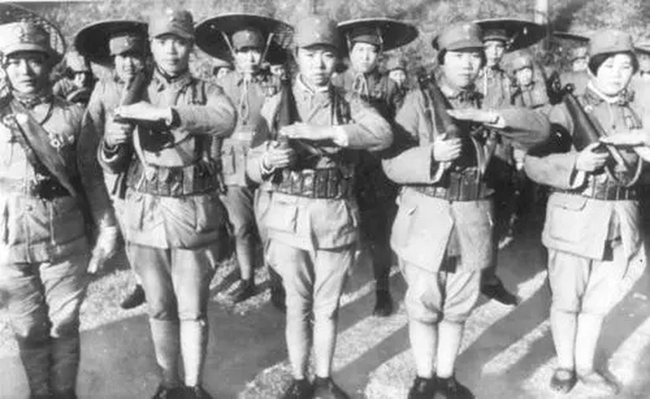 "大人救国,小孩也要救国" 广西抗日救国学生军!平均年龄只有15岁!