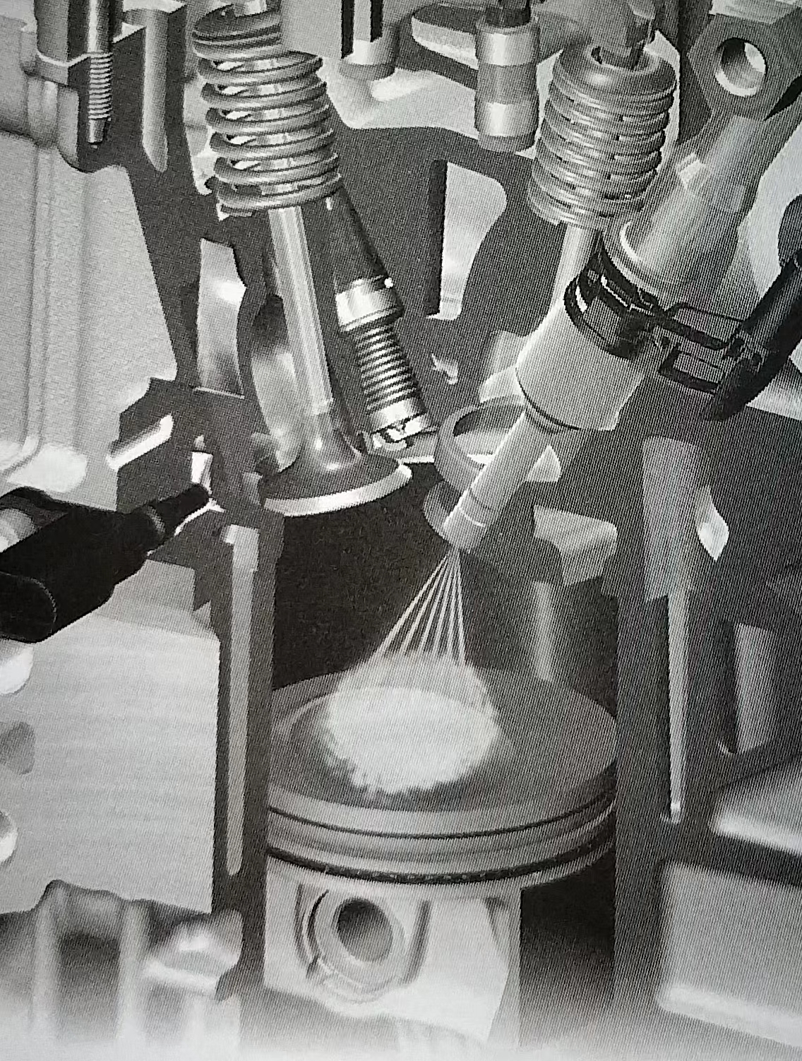 ,就是直接将燃油喷入气缸内与进气混合的技术