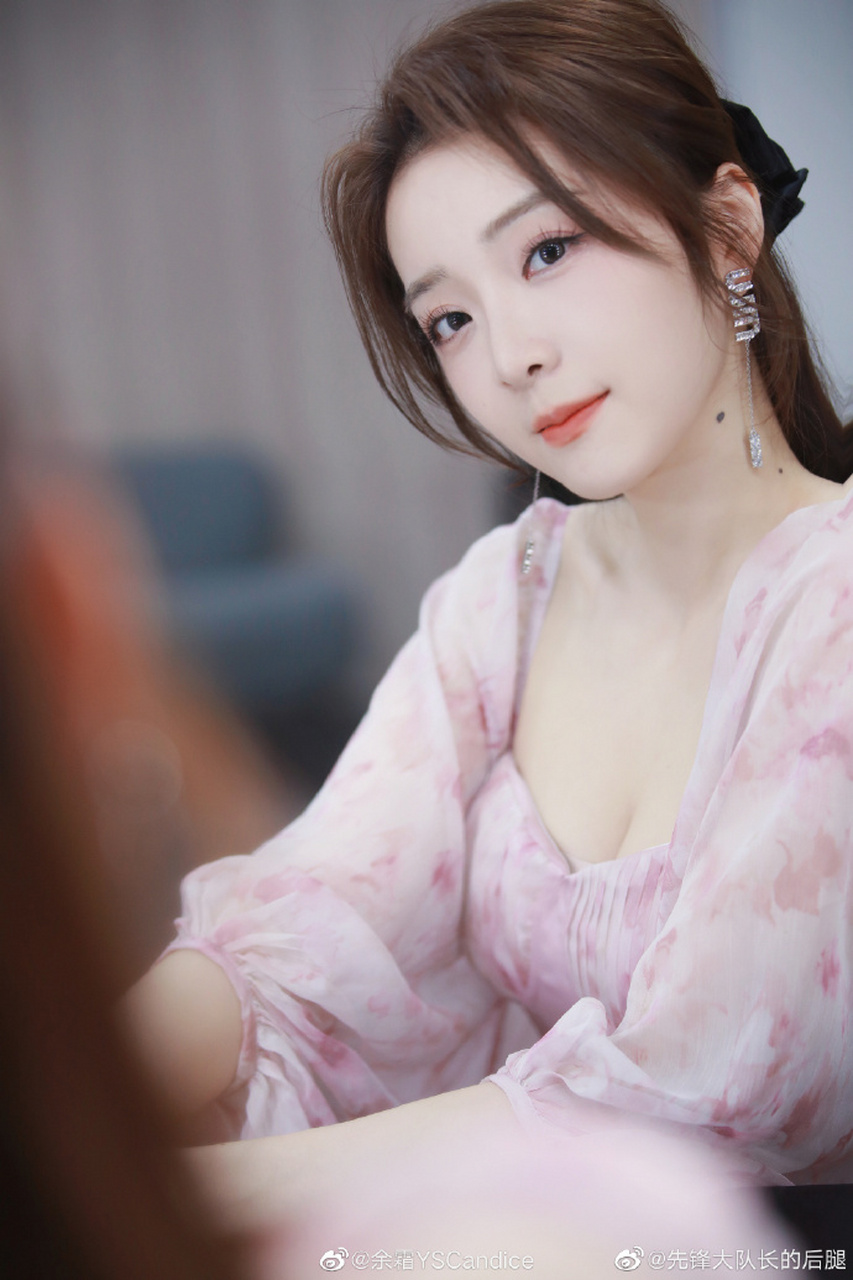 余霜身材还是可以的 676767